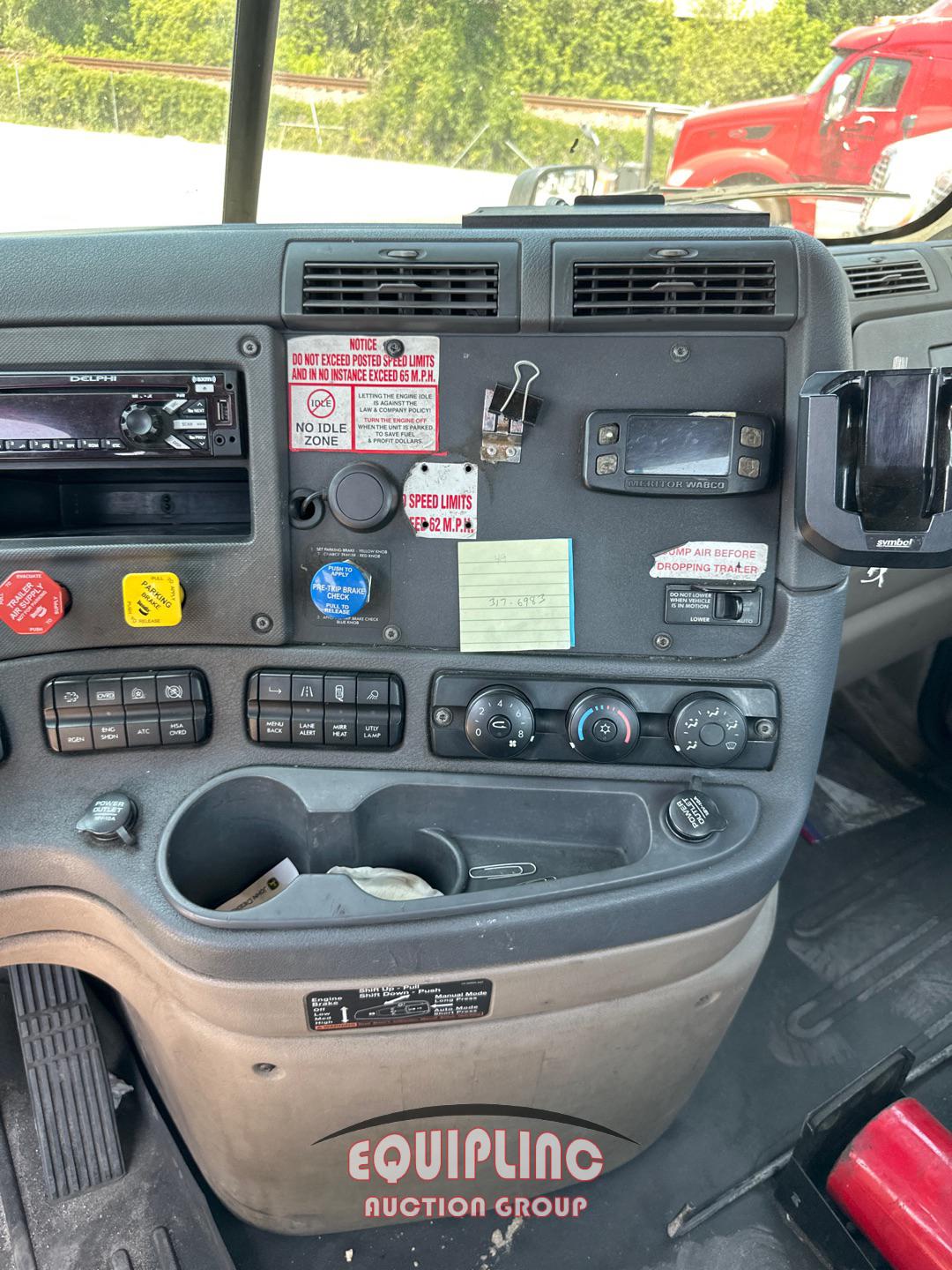 2014 FEIGHTLINER CASCADIA DAY CAB