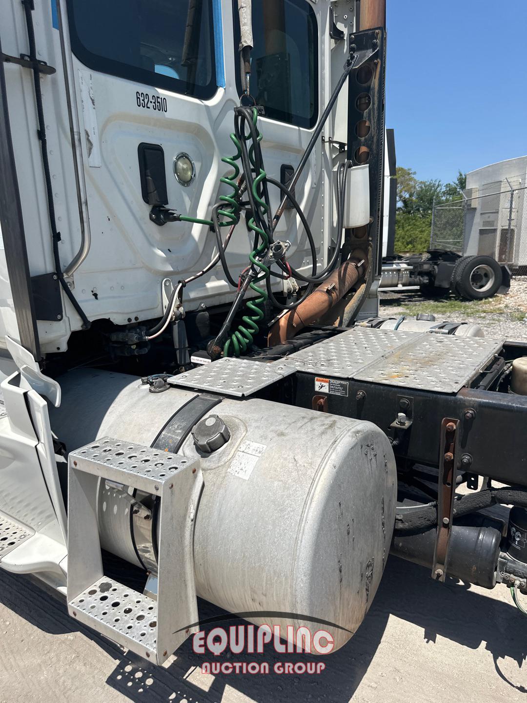 2014 FEIGHTLINER CASCADIA DAY CAB