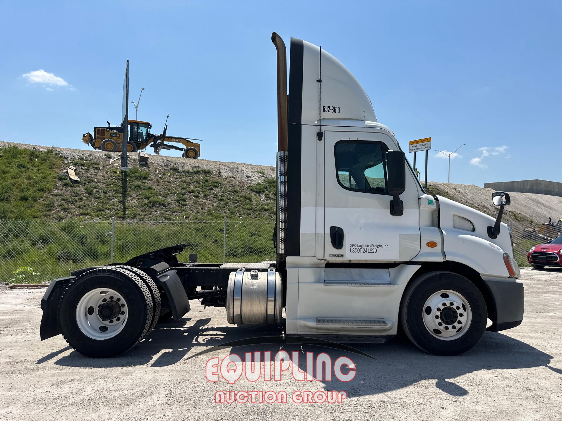2014 FEIGHTLINER CASCADIA DAY CAB