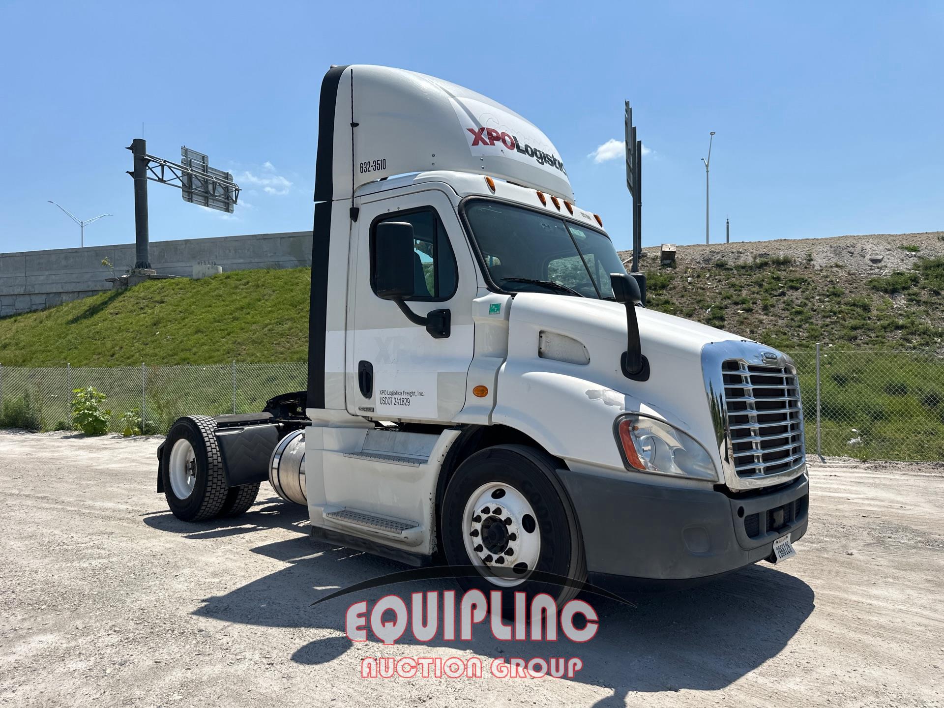 2014 FEIGHTLINER CASCADIA DAY CAB