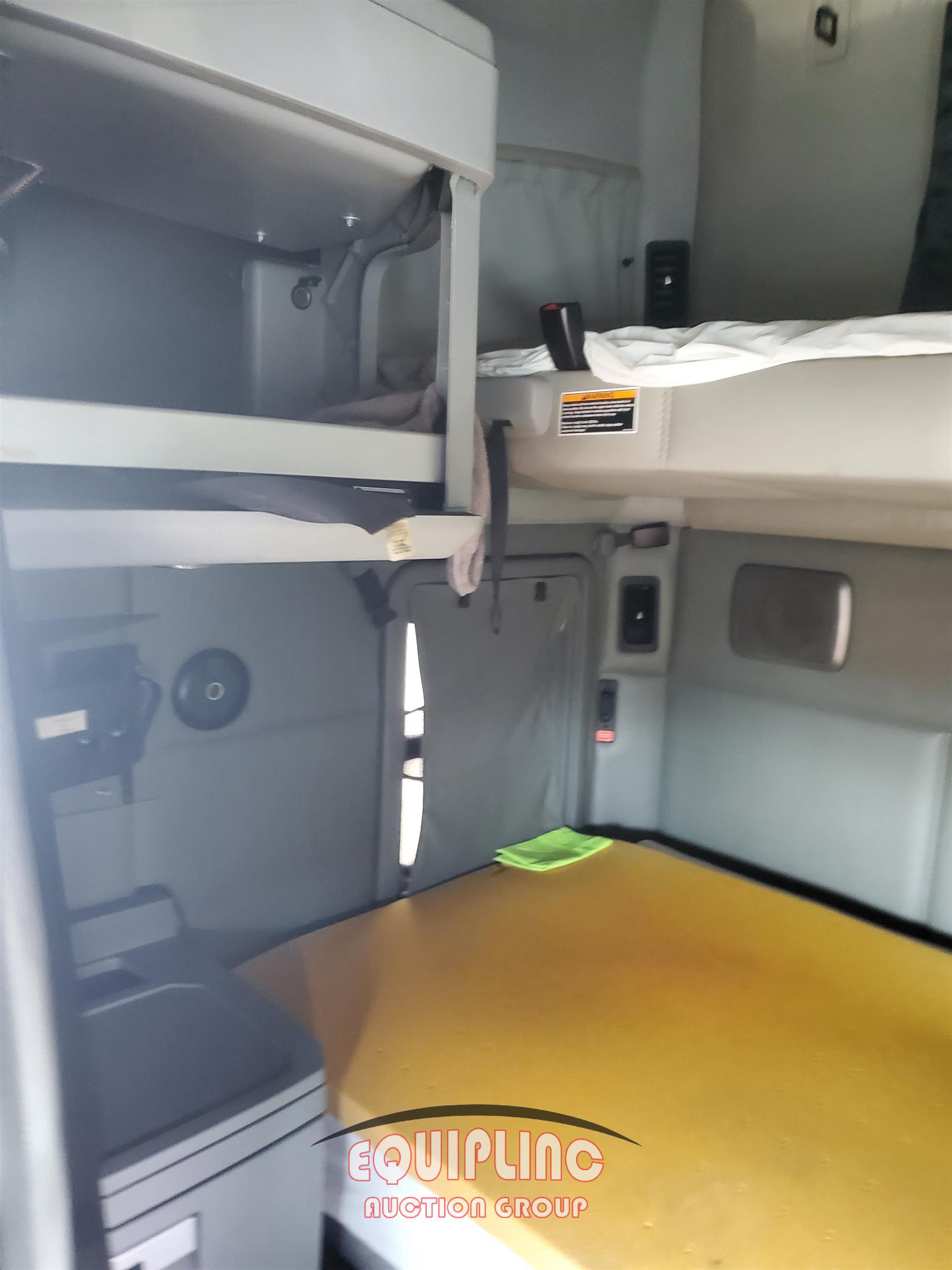2016 Kenworth T680 Aerodyne SLEEPER