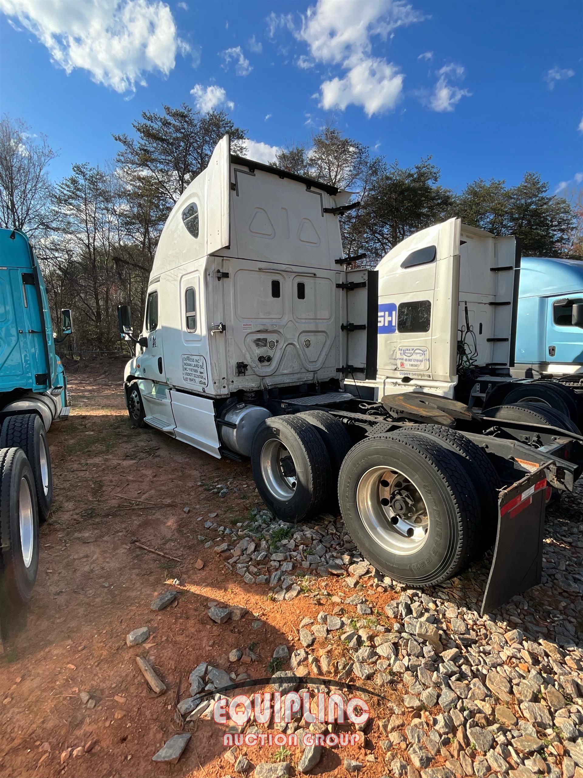 2017 FREIGHTLINER CASCADIA TANDEM AXLE SLEEPER