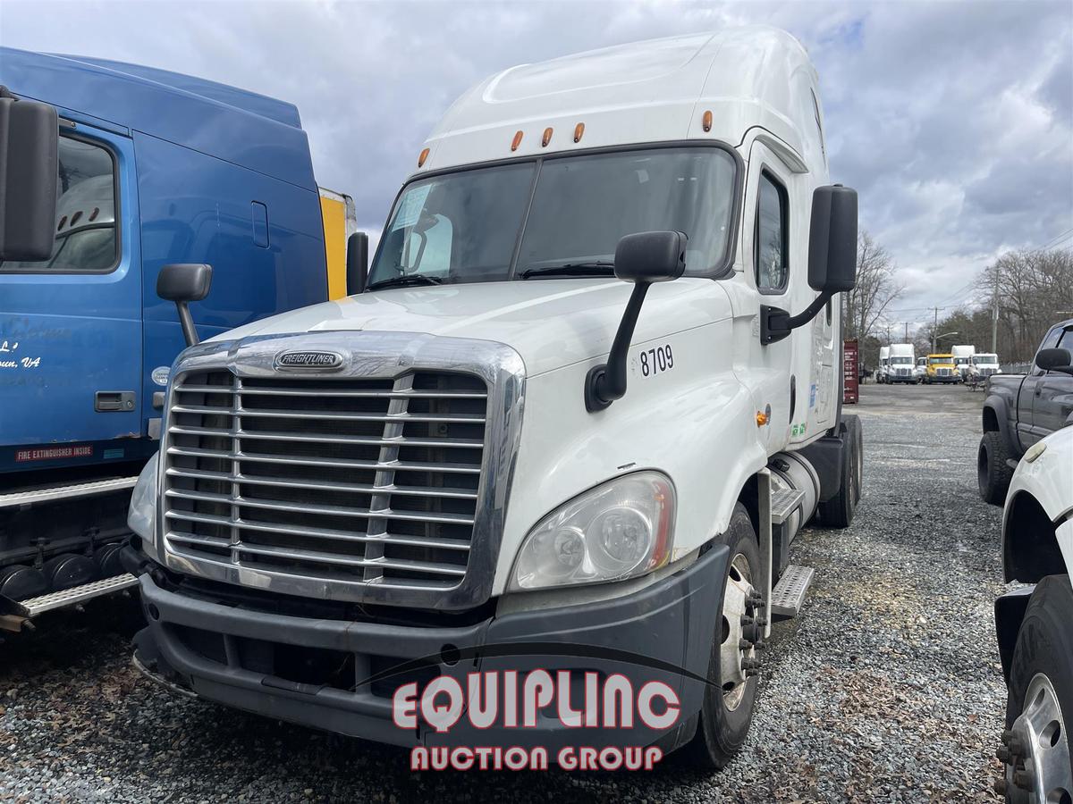 2016 FREIGHTLINER CASCADIA TANDEM AXLE SLEEPER