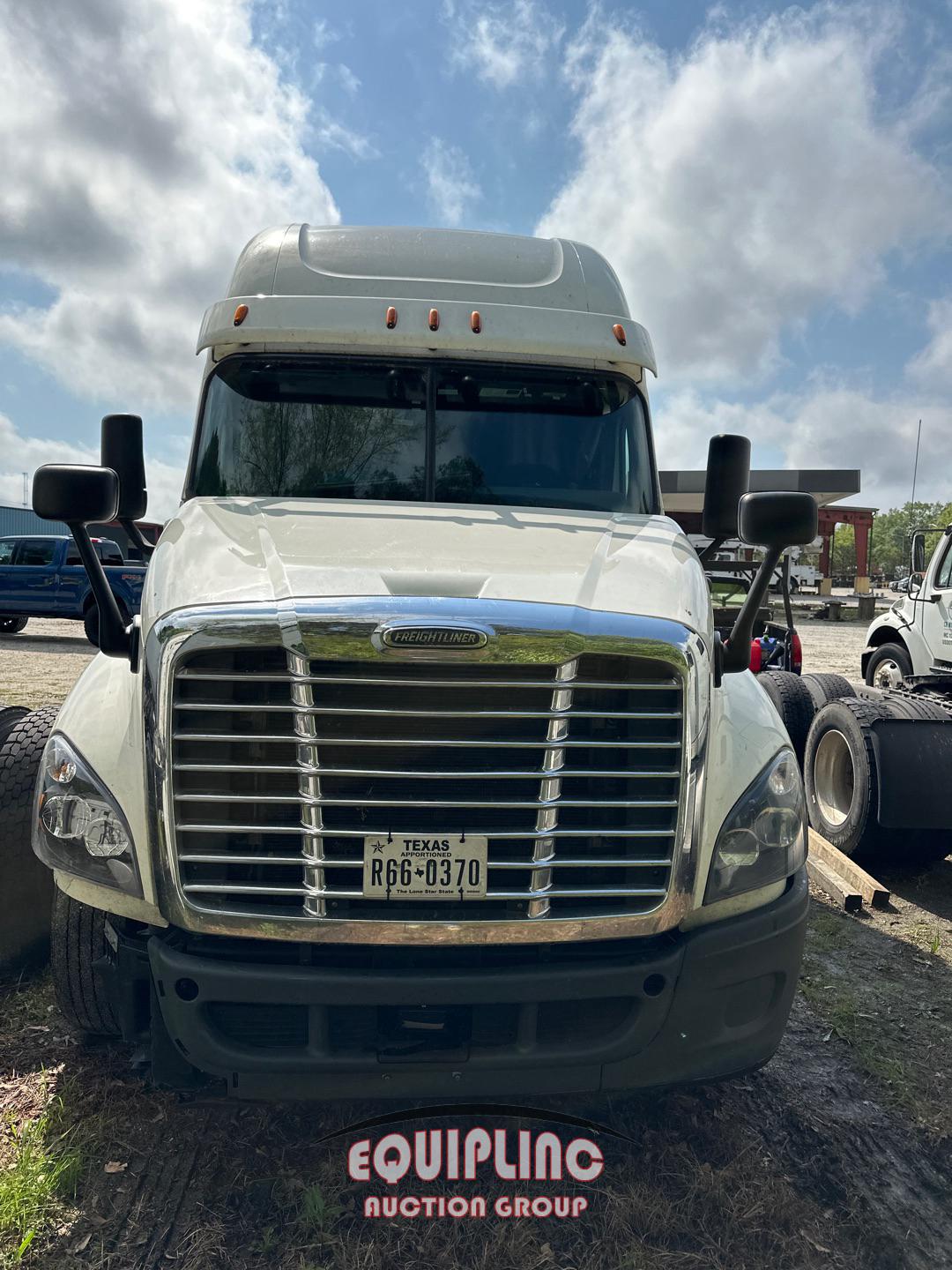 2018 FREIGHTLINER CASCADIA EVOLUTION TANDEM AXLE SLEEPER TRUCK