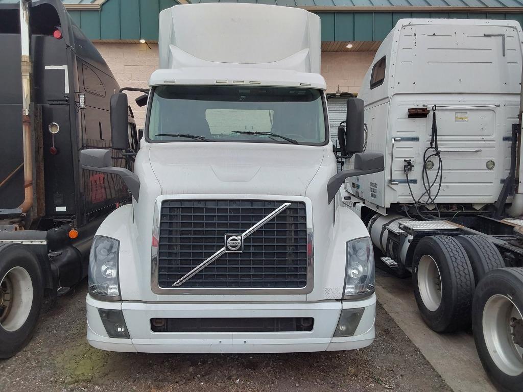 2016 VOLVO VNL DAY CAB