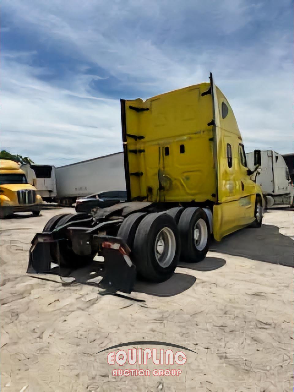 2016 FREIGHTLINER CASCADIA TANDEM AXLE SLEEPER