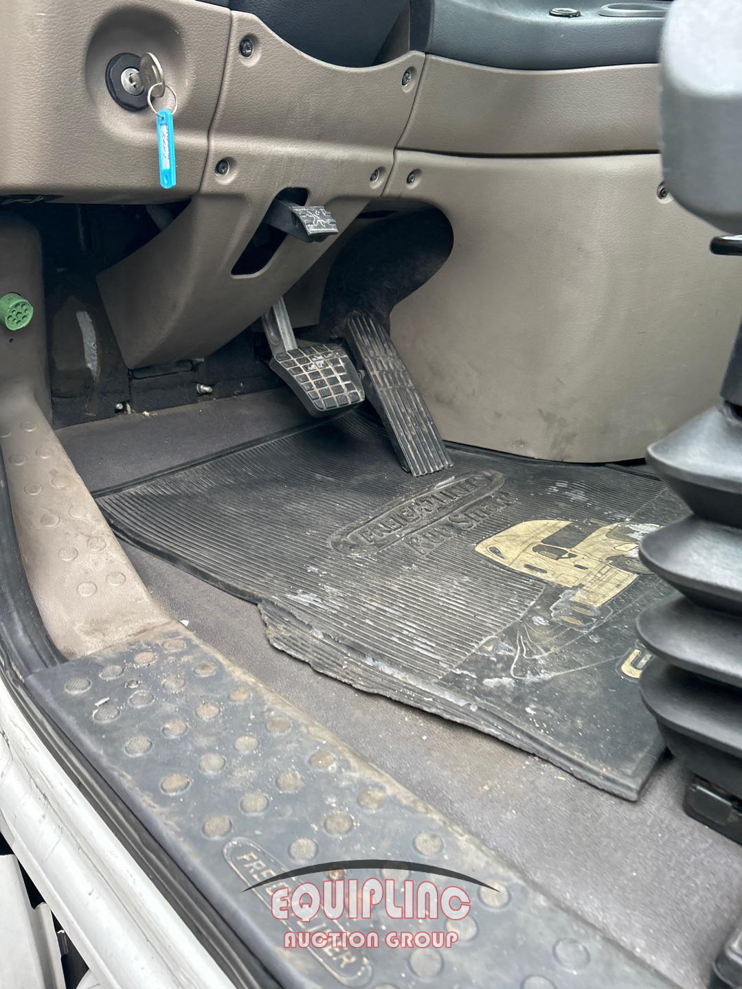 2019 FREIGHTLINER CASCADIA DAY CAB
