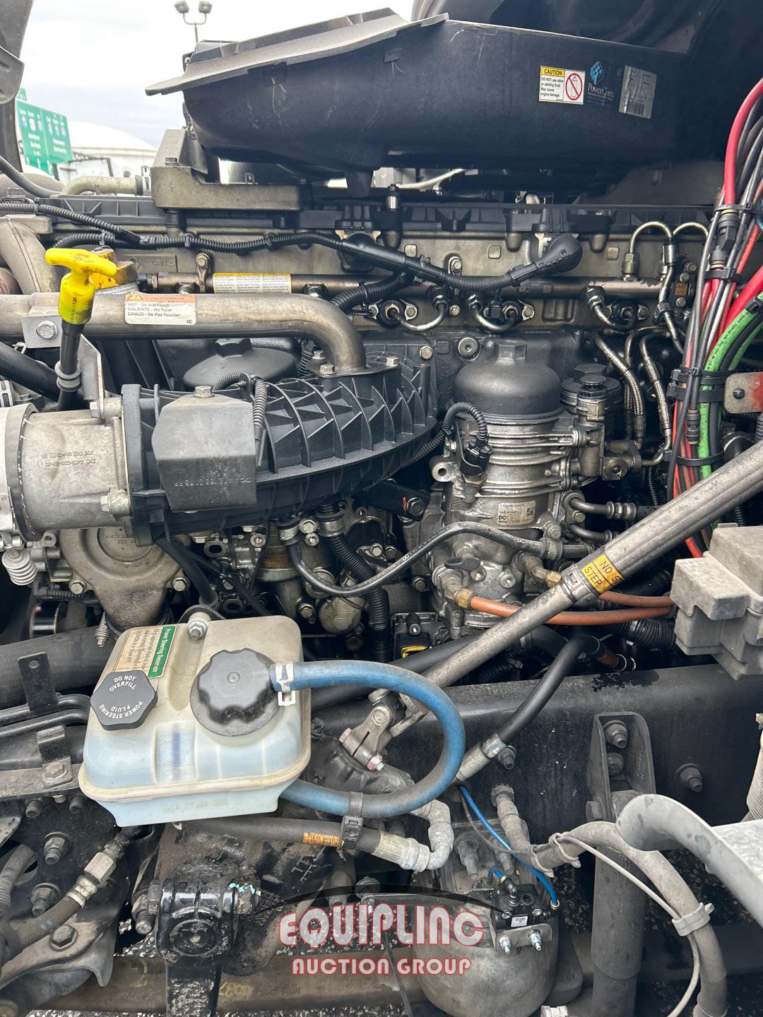 2019 FREIGHTLINER CASCADIA DAY CAB