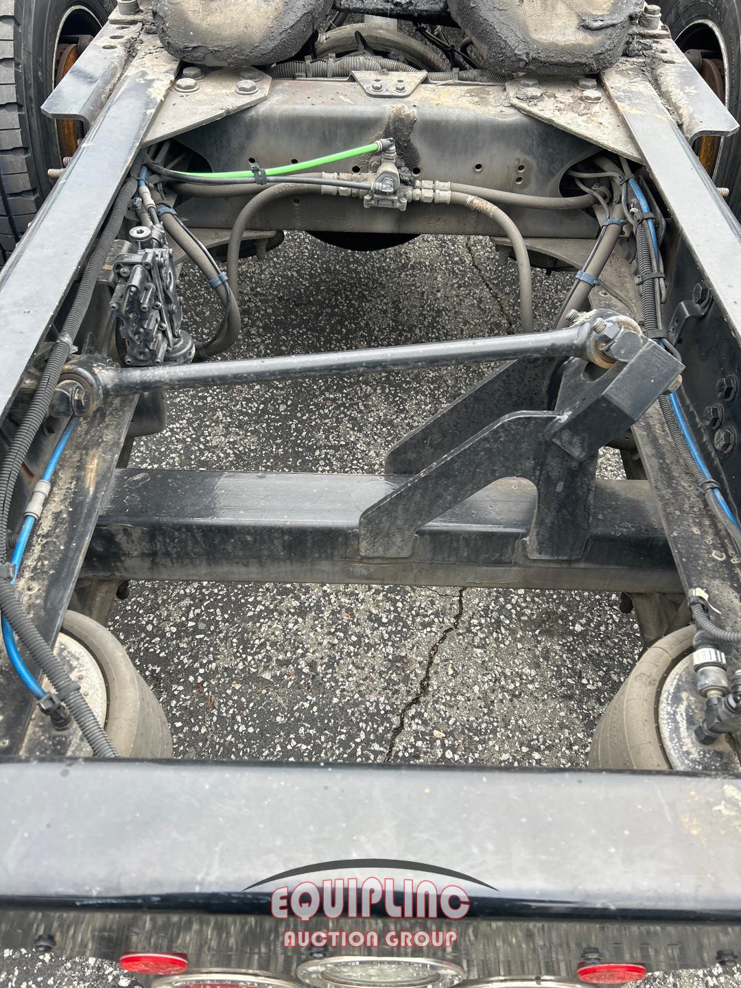 2019 FREIGHTLINER CASCADIA DAY CAB
