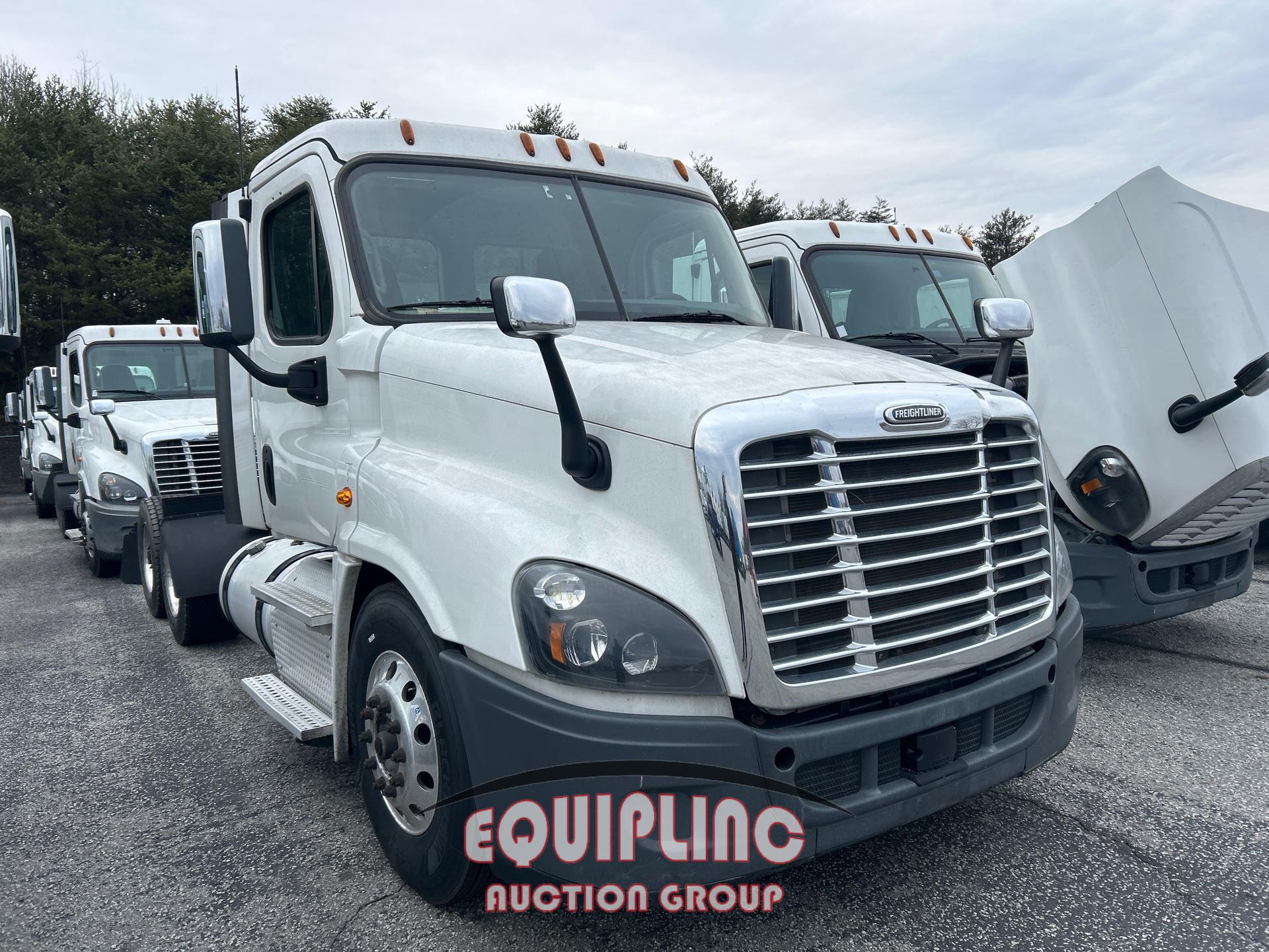 2019 FREIGHTLINER CASCADIA DAY CAB
