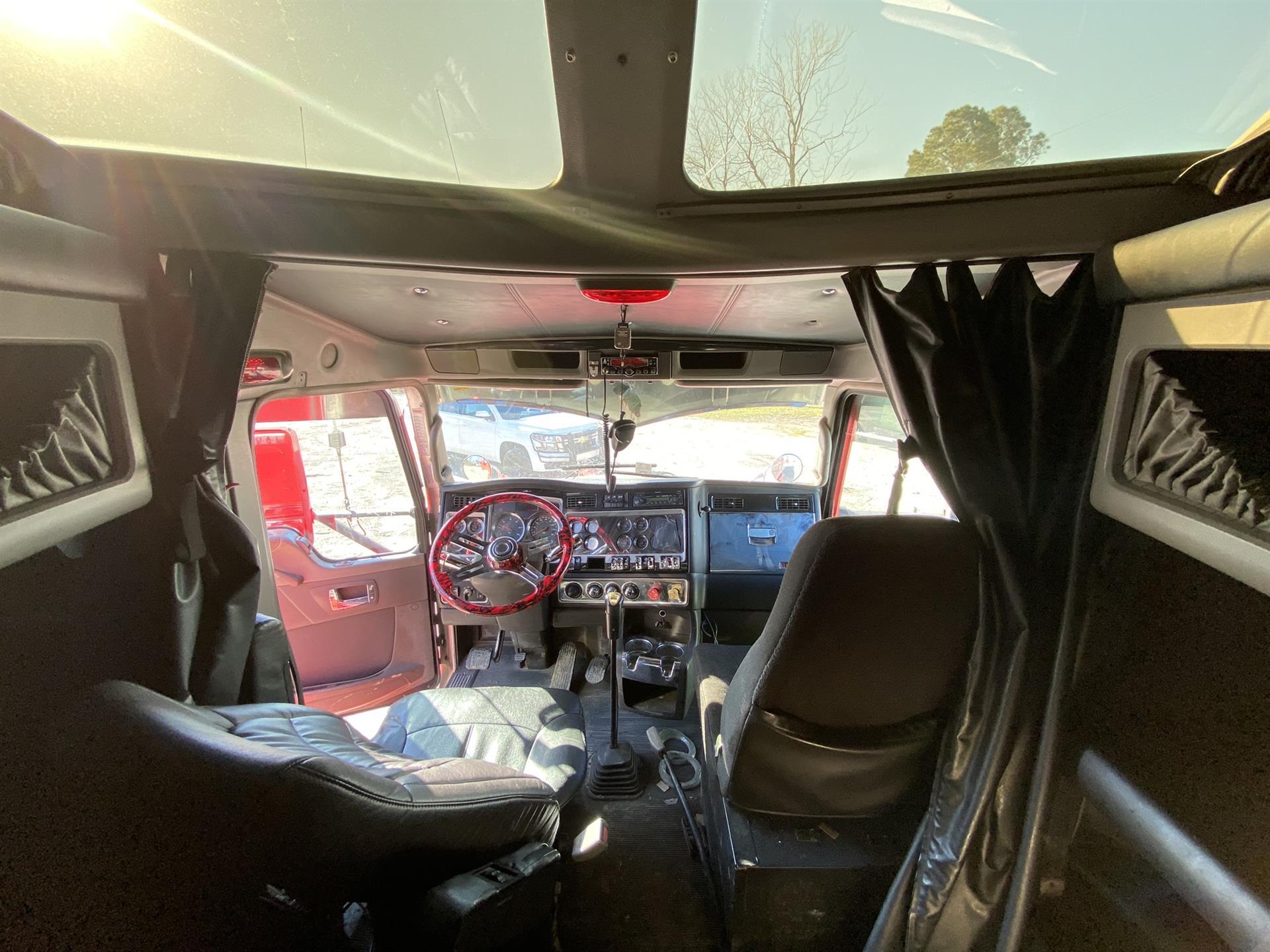 2012 KENWORTH T600 SLEEPER