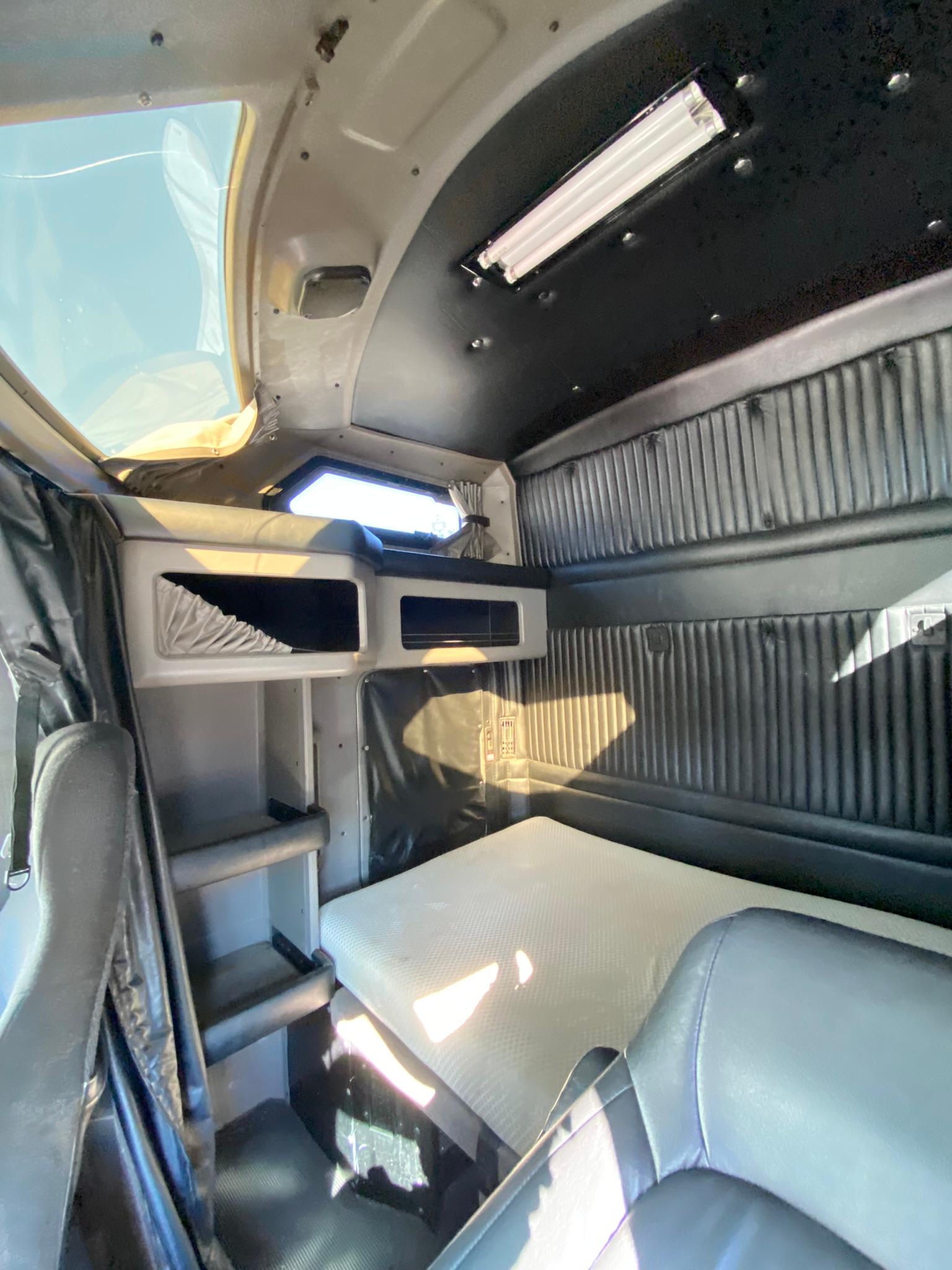 2012 KENWORTH T600 SLEEPER