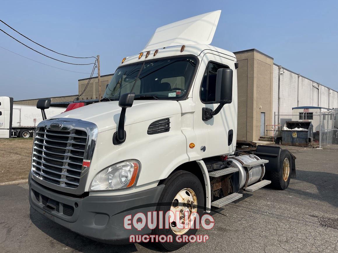 2015 FREIGHTLINER CASCADIA DAY CAB