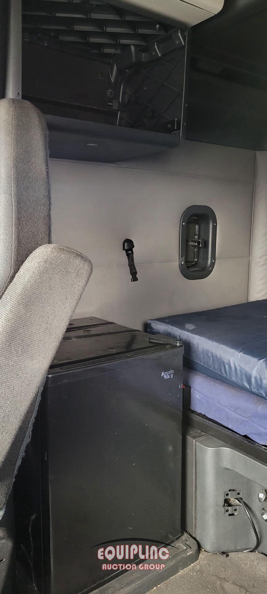 2018 FREIGHTLINER CASCADIA TANDEM AXLE SLEEPER
