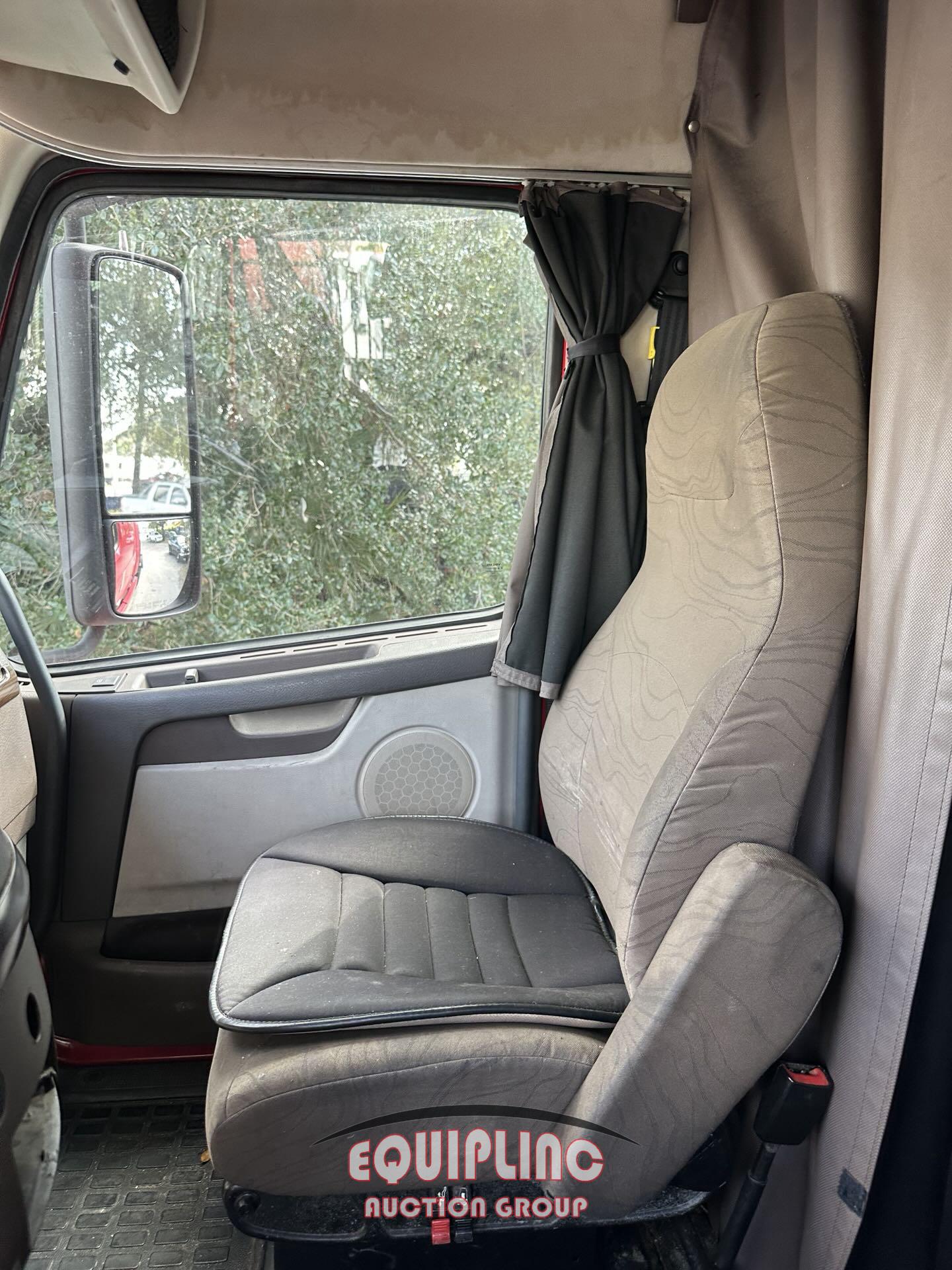 2016 VOLVO VNL TANDEM AXLE SLEEPER