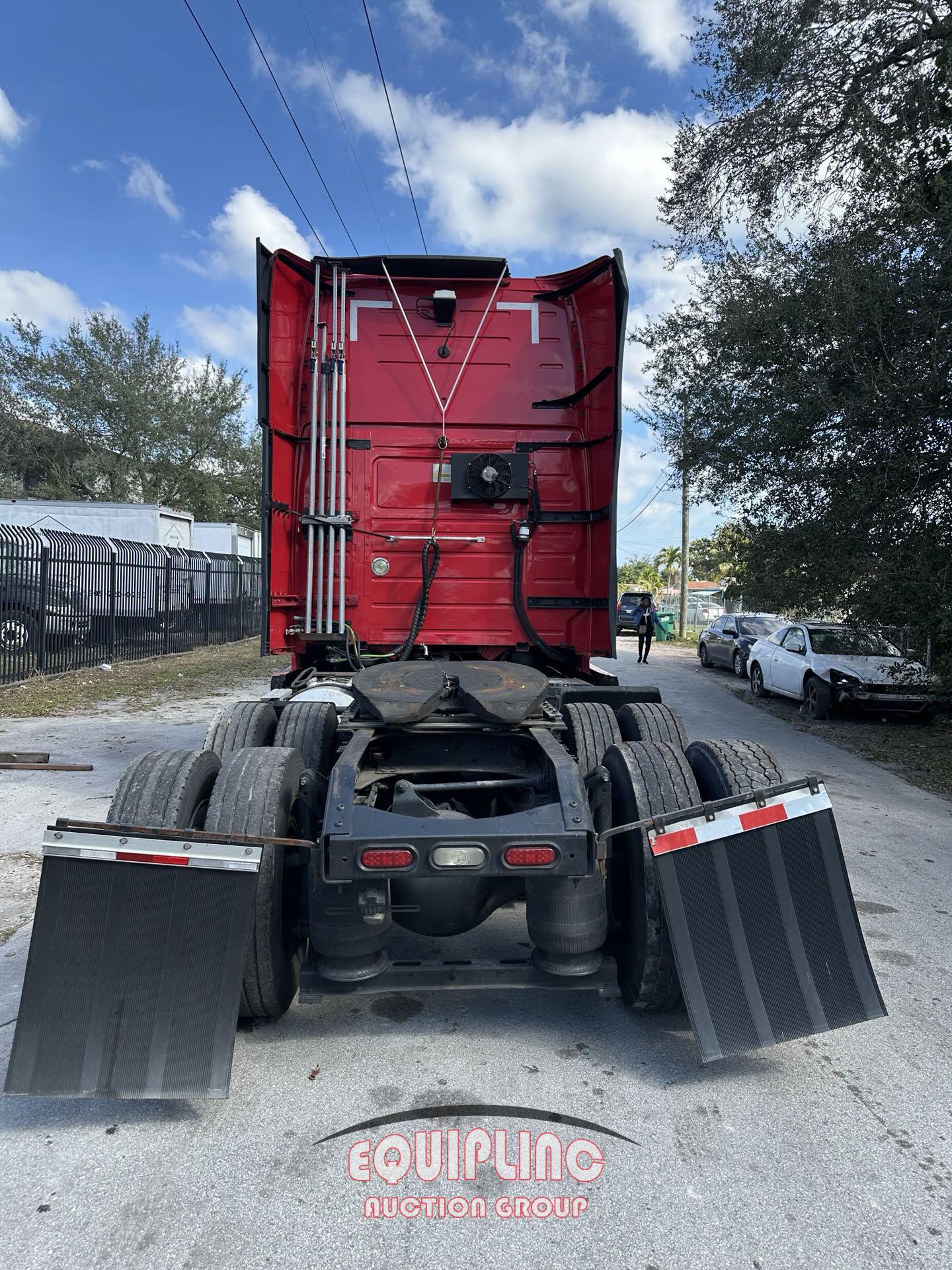 2016 VOLVO VNL TANDEM AXLE SLEEPER