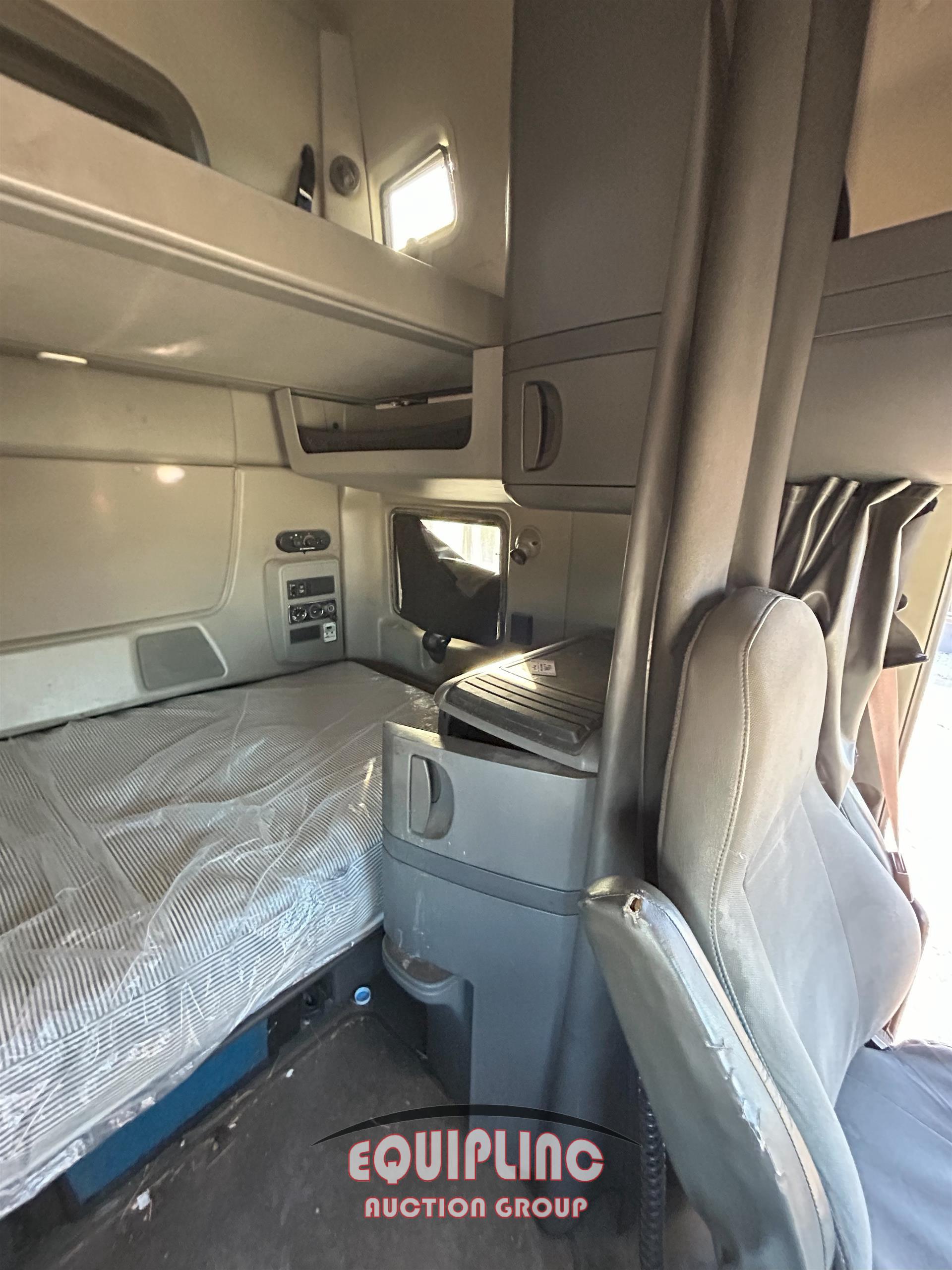 2017 INTERNATIONAL PROSTAR TANDEM AXLE SLEEPER