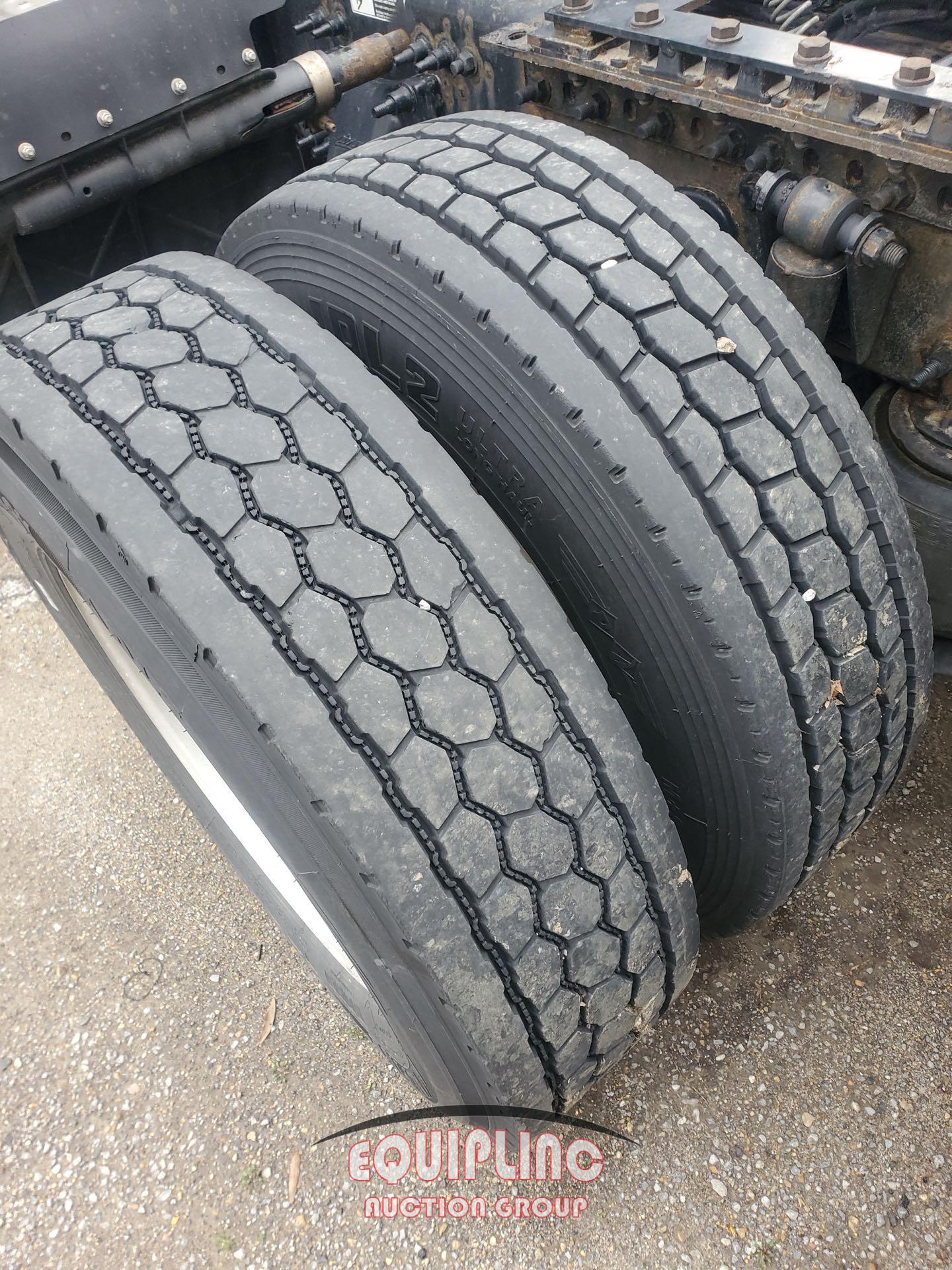 2019 FREIGHTLINER CASCADIA TANDEM AXLE SLEEPER