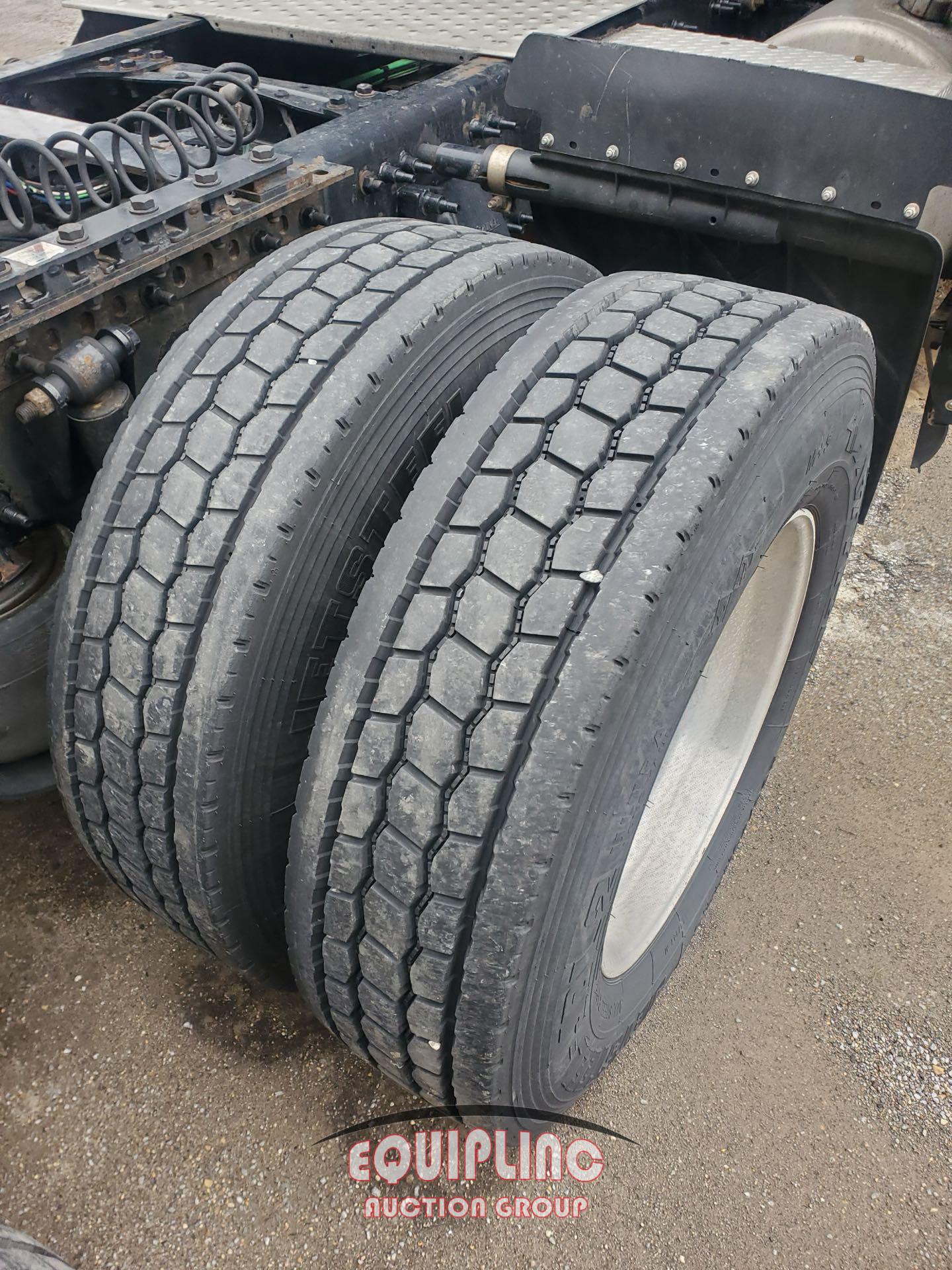 2019 FREIGHTLINER CASCADIA TANDEM AXLE SLEEPER
