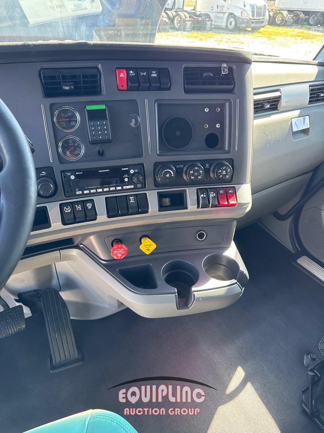 2020 KENWORTH T680 TANDEM AXLE SLEEPER