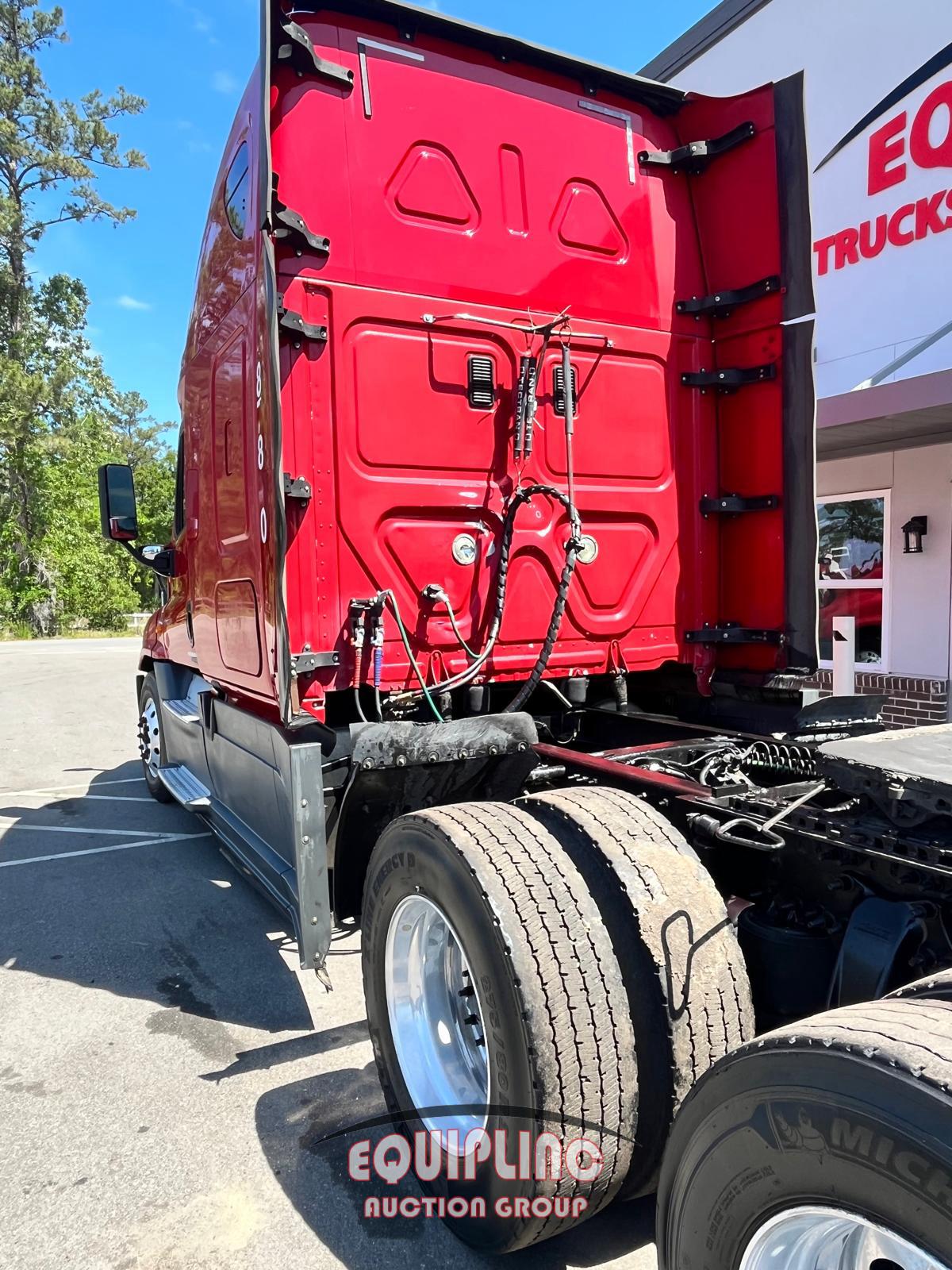 2016 FREIGHTLINER CASCADIA SLEEPER