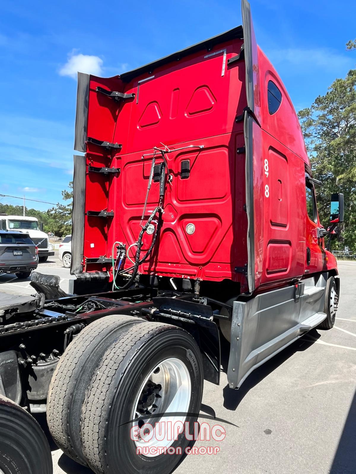 2016 FREIGHTLINER CASCADIA SLEEPER