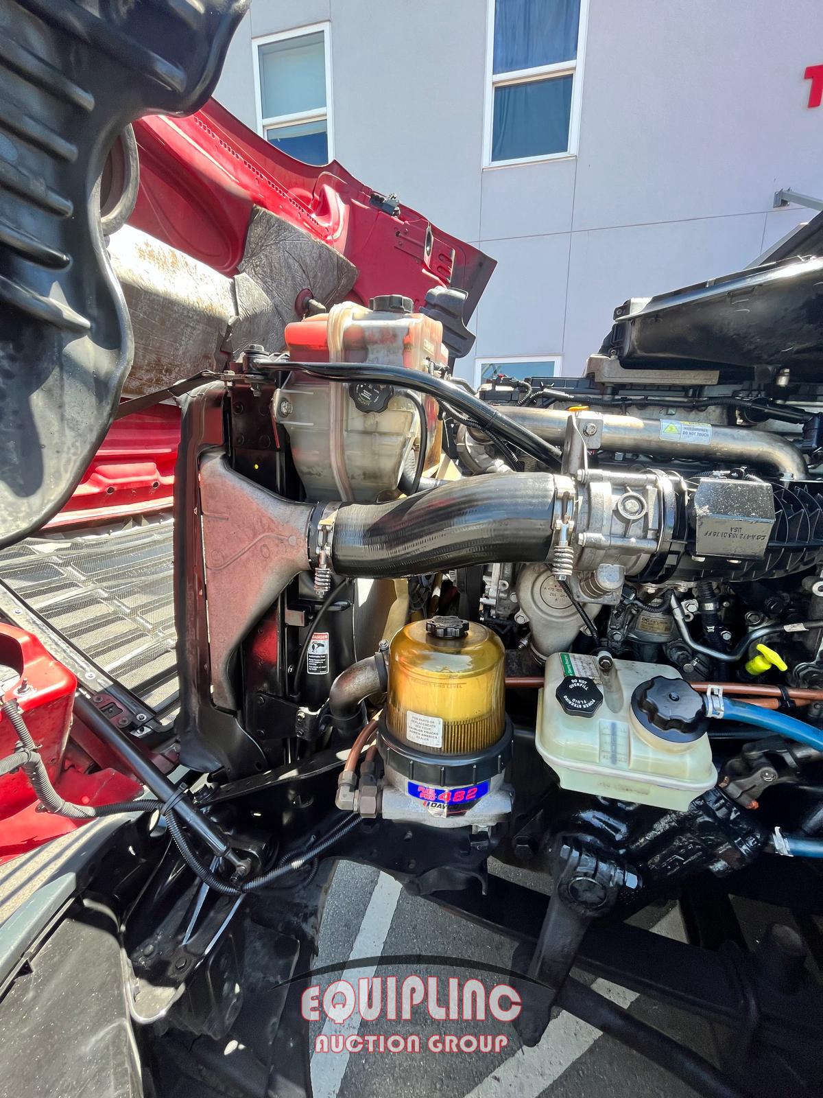 2016 FREIGHTLINER CASCADIA SLEEPER