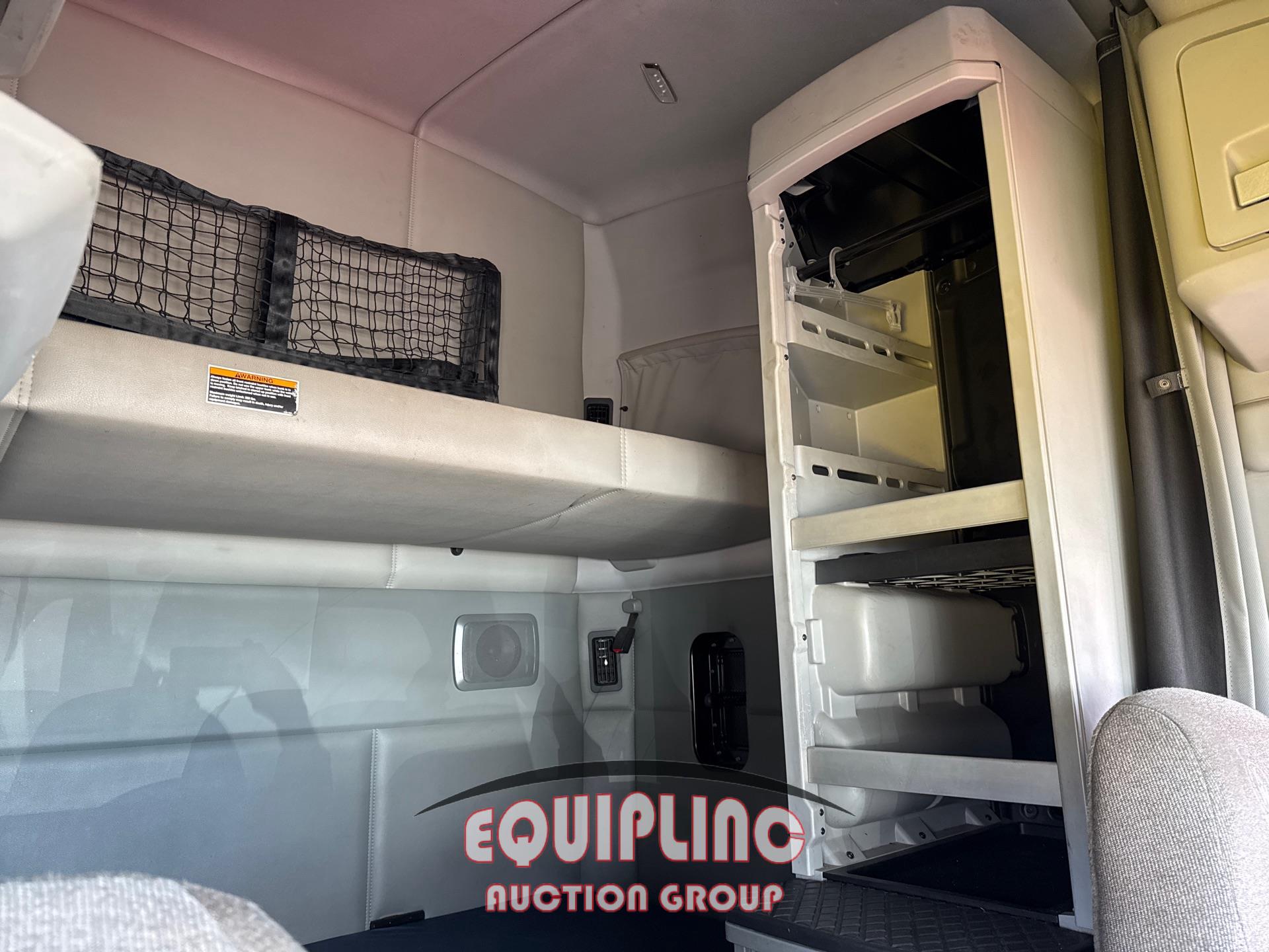 2017 KENWORTH T680 DOUBLE BUNK SLEEPER