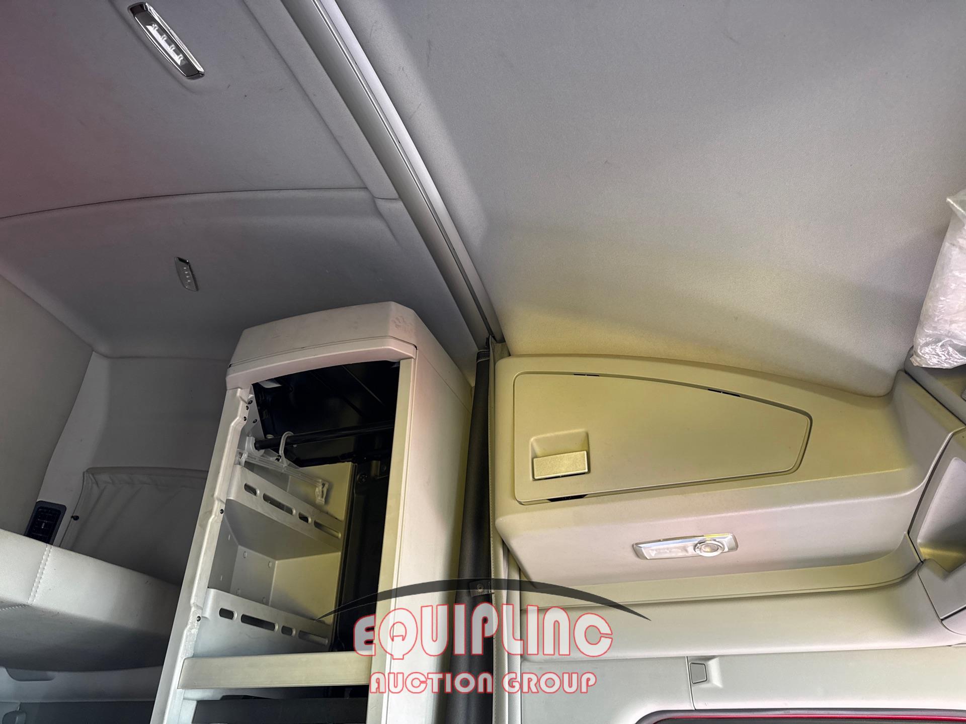 2017 KENWORTH T680 DOUBLE BUNK SLEEPER