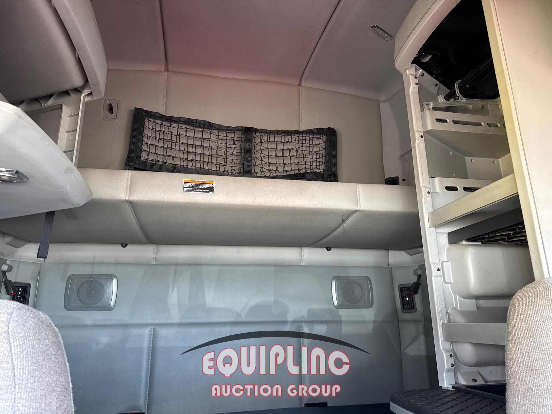 2017 KENWORTH T680 DOUBLE BUNK SLEEPER