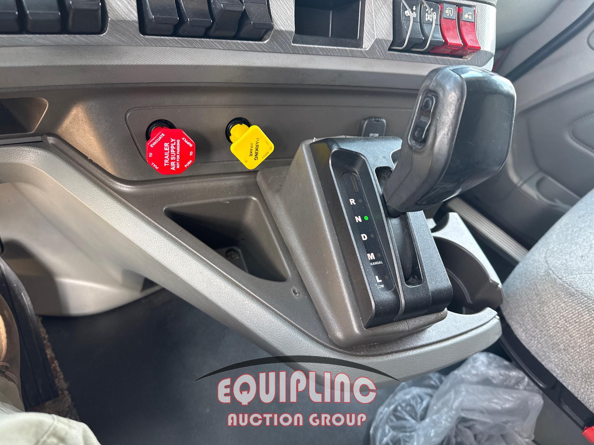 2017 KENWORTH T680 DOUBLE BUNK SLEEPER