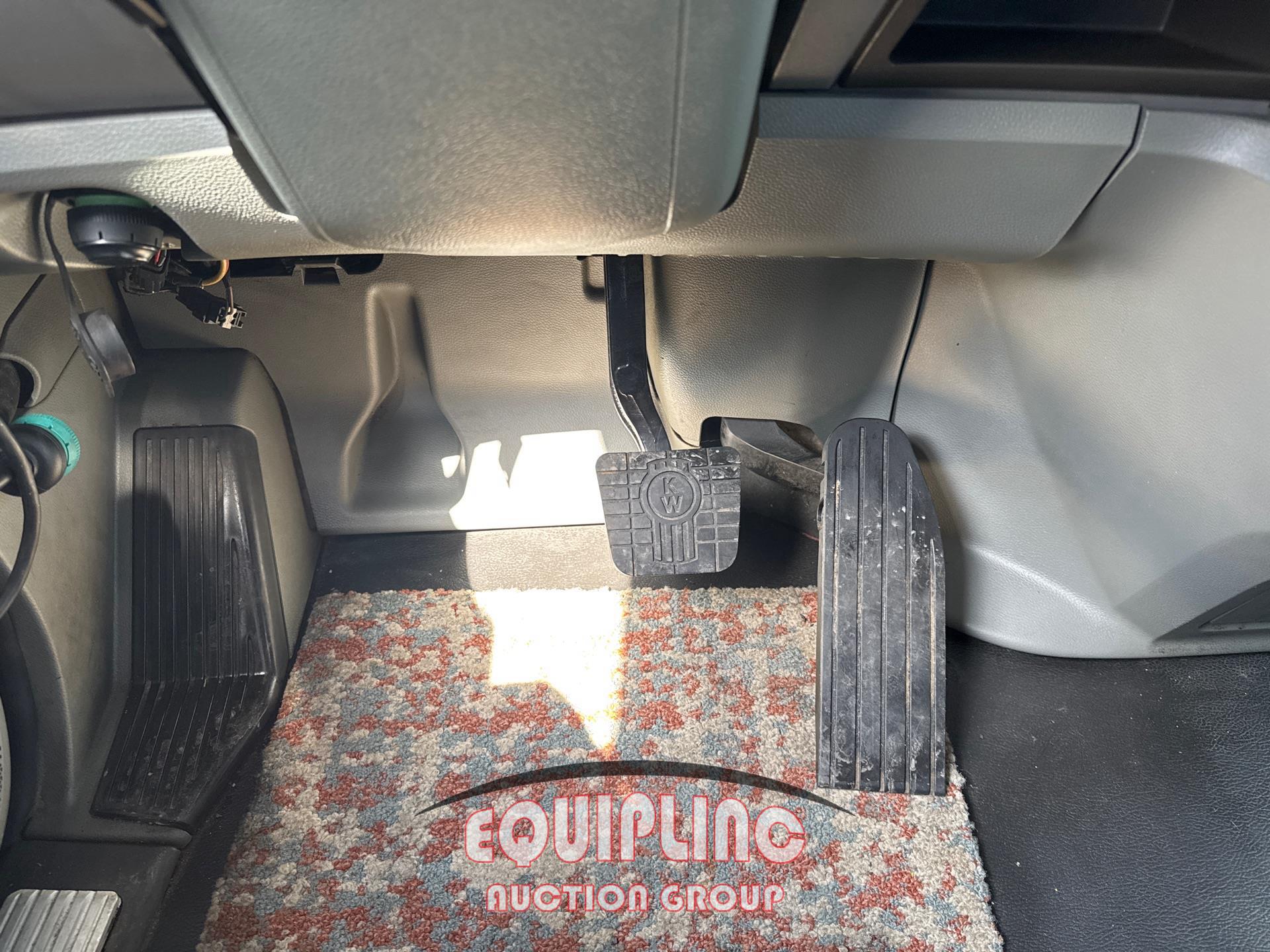 2017 KENWORTH T680 DOUBLE BUNK SLEEPER