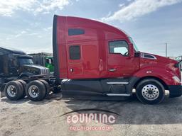 2017 KENWORTH T680 DOUBLE BUNK SLEEPER