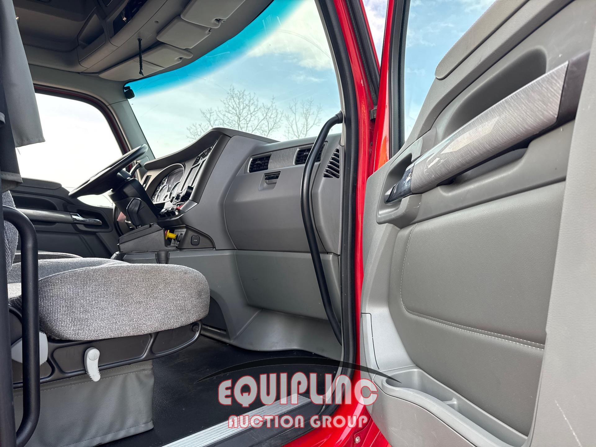 2017 KENWORTH T680 DOUBLE BUNK SLEEPER