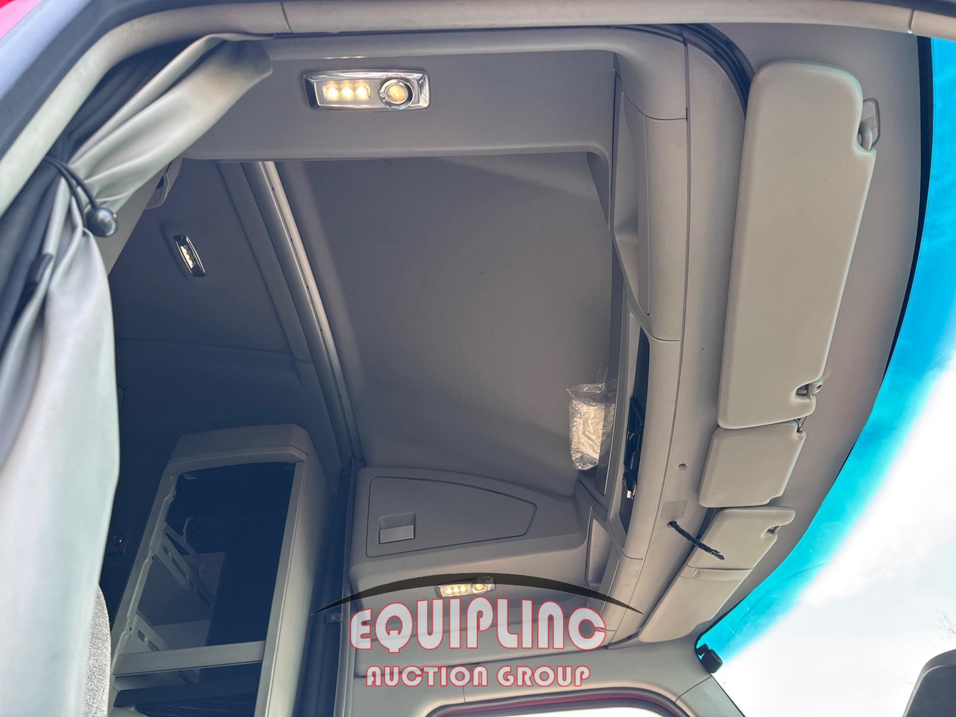 2017 KENWORTH T680 DOUBLE BUNK SLEEPER