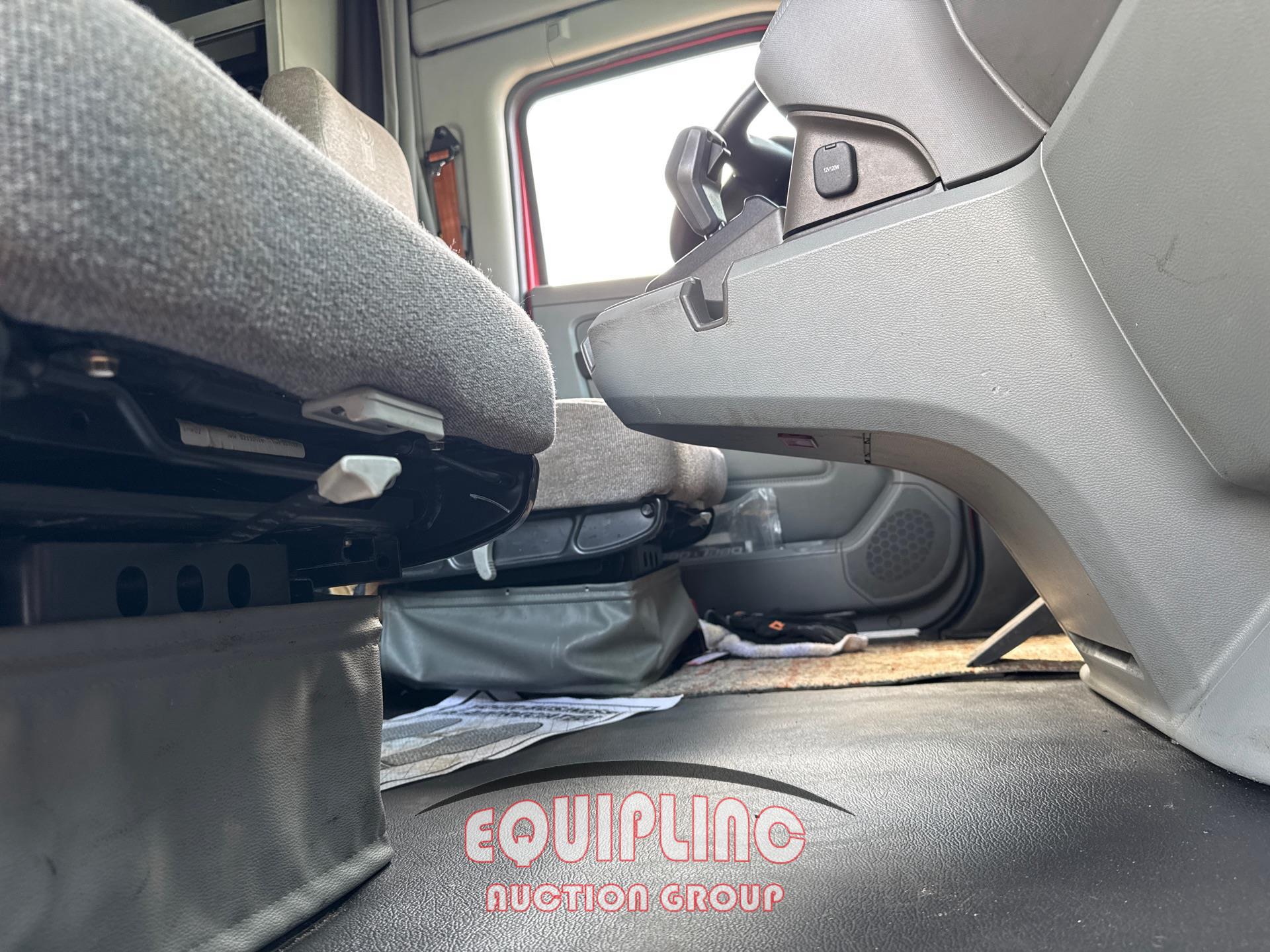 2017 KENWORTH T680 DOUBLE BUNK SLEEPER