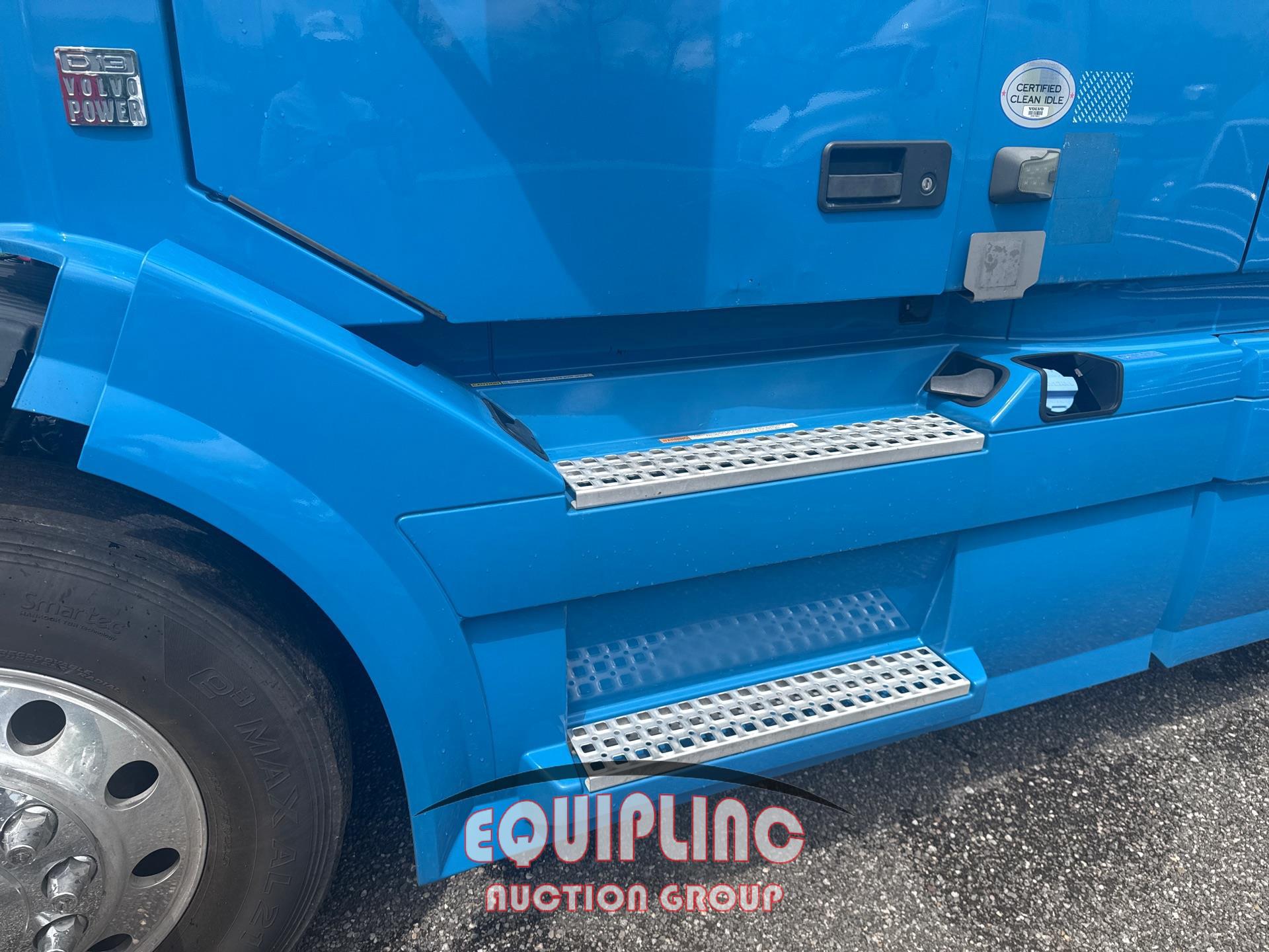 2018 VOLVO VNL 670 DOUBLE BUNK SLEEPER