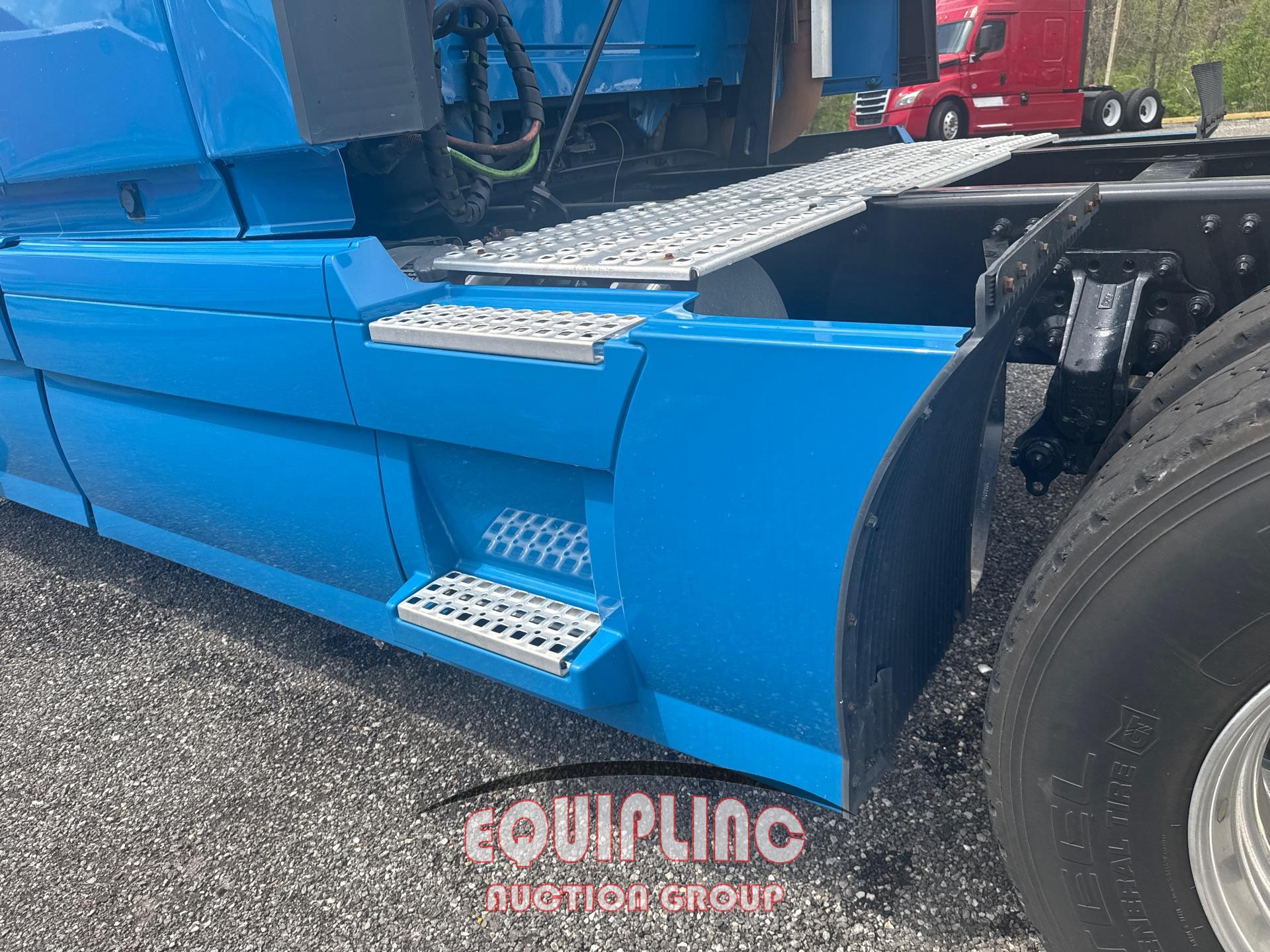 2018 VOLVO VNL 670 DOUBLE BUNK SLEEPER