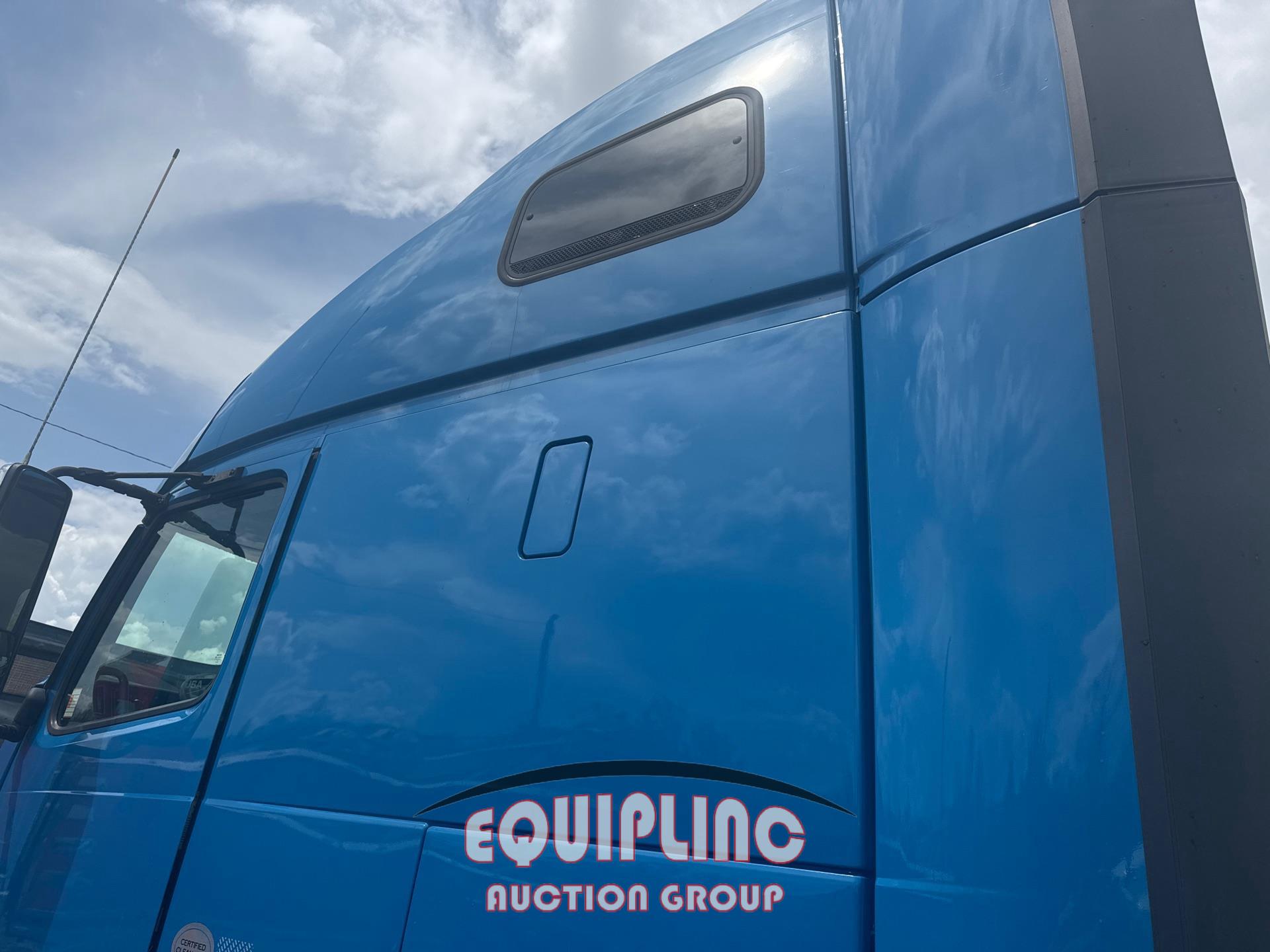 2018 VOLVO VNL 670 DOUBLE BUNK SLEEPER