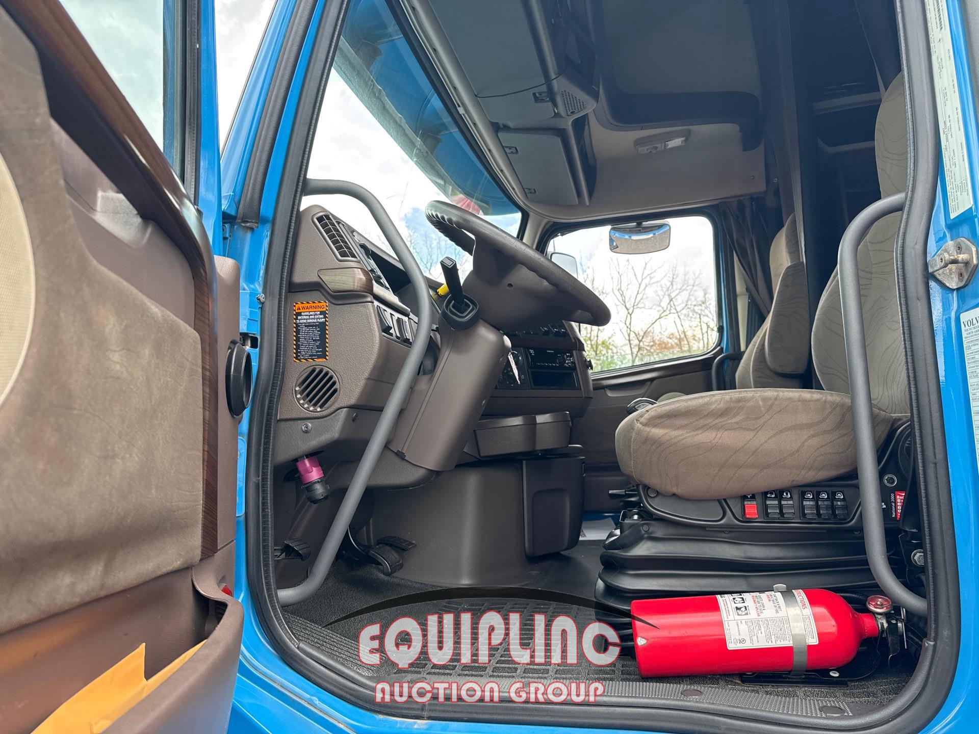 2018 VOLVO VNL 670 DOUBLE BUNK SLEEPER