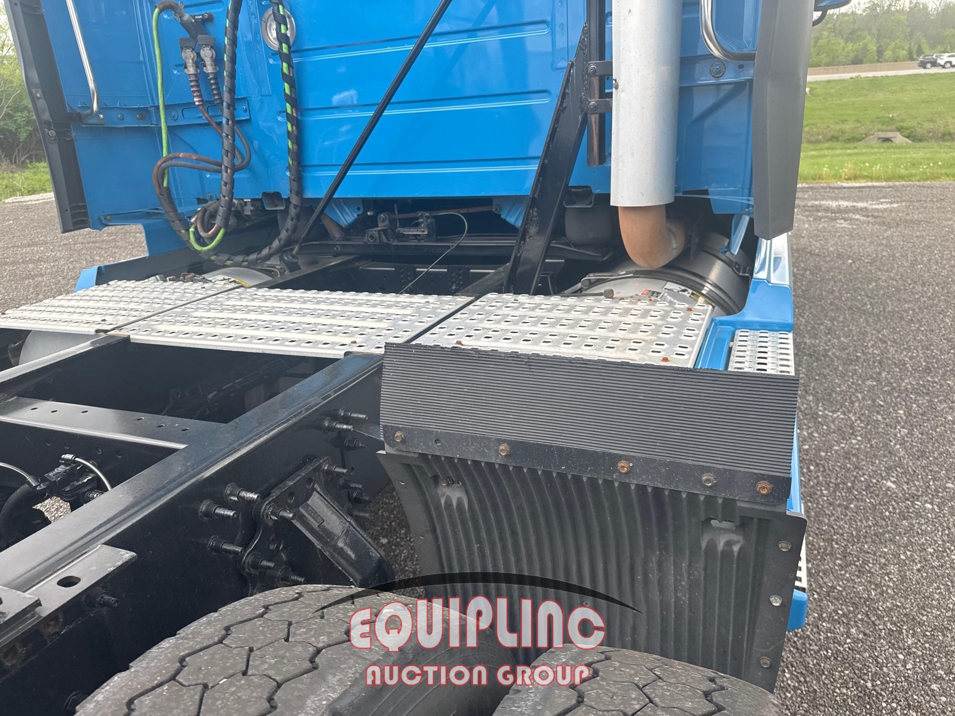 2018 VOLVO VNL 670 DOUBLE BUNK SLEEPER