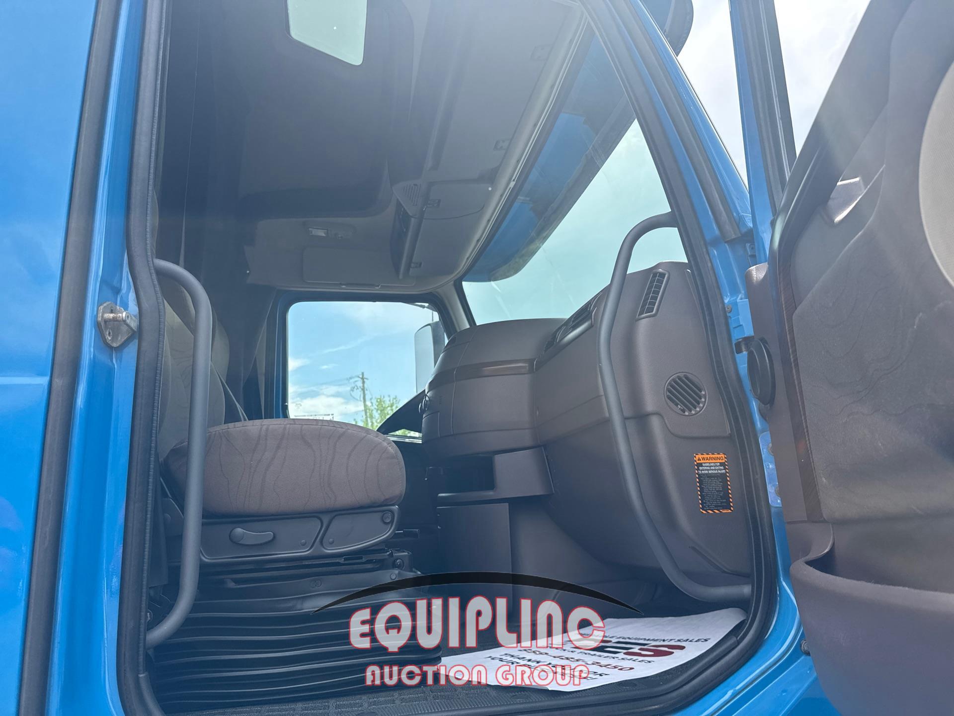 2018 VOLVO VNL 670 DOUBLE BUNK SLEEPER