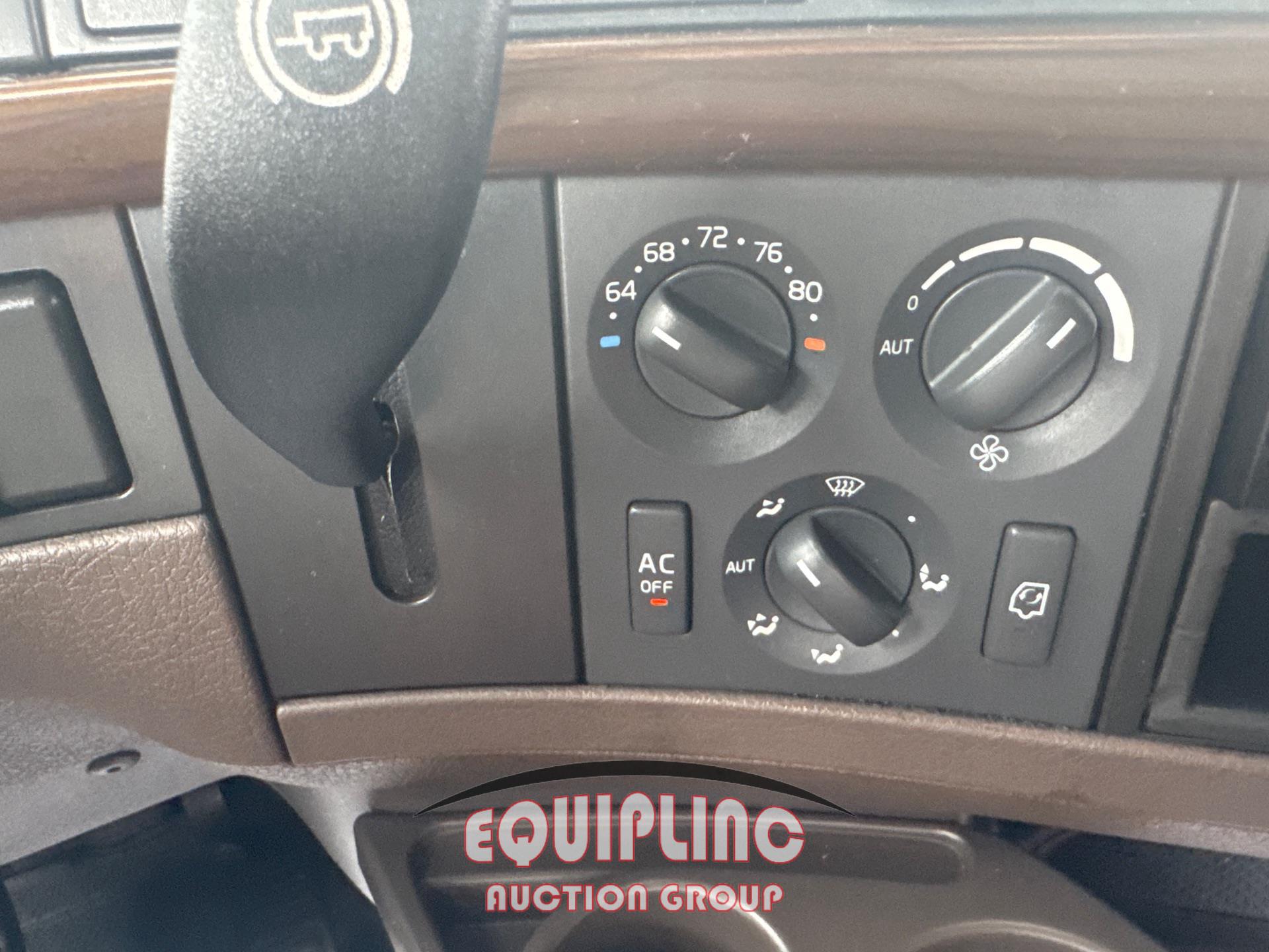 2018 VOLVO VNL 670 DOUBLE BUNK SLEEPER