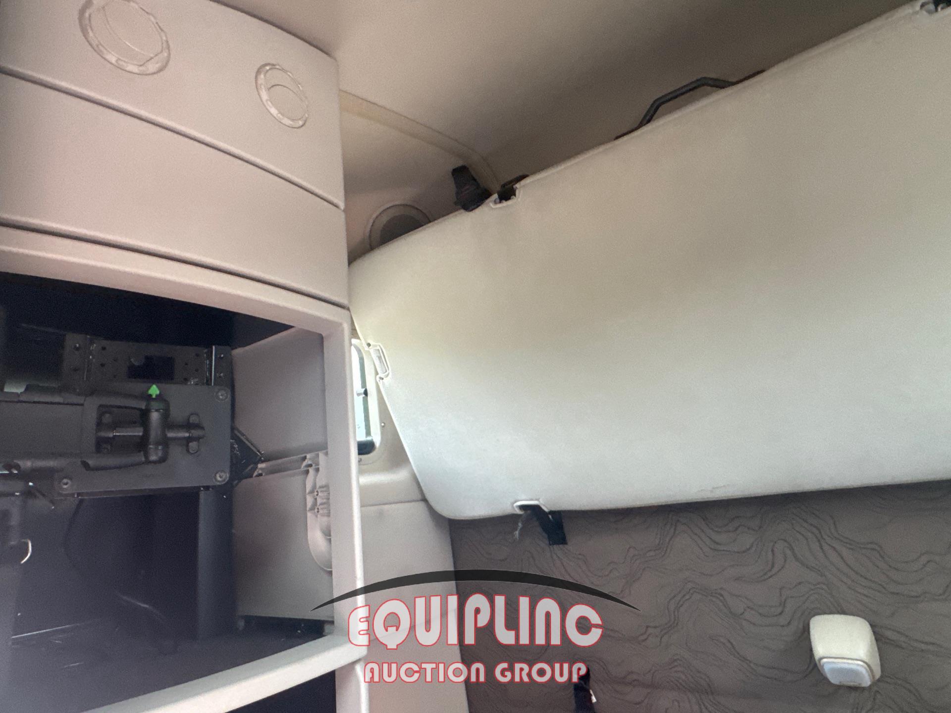 2018 VOLVO VNL 670 DOUBLE BUNK SLEEPER