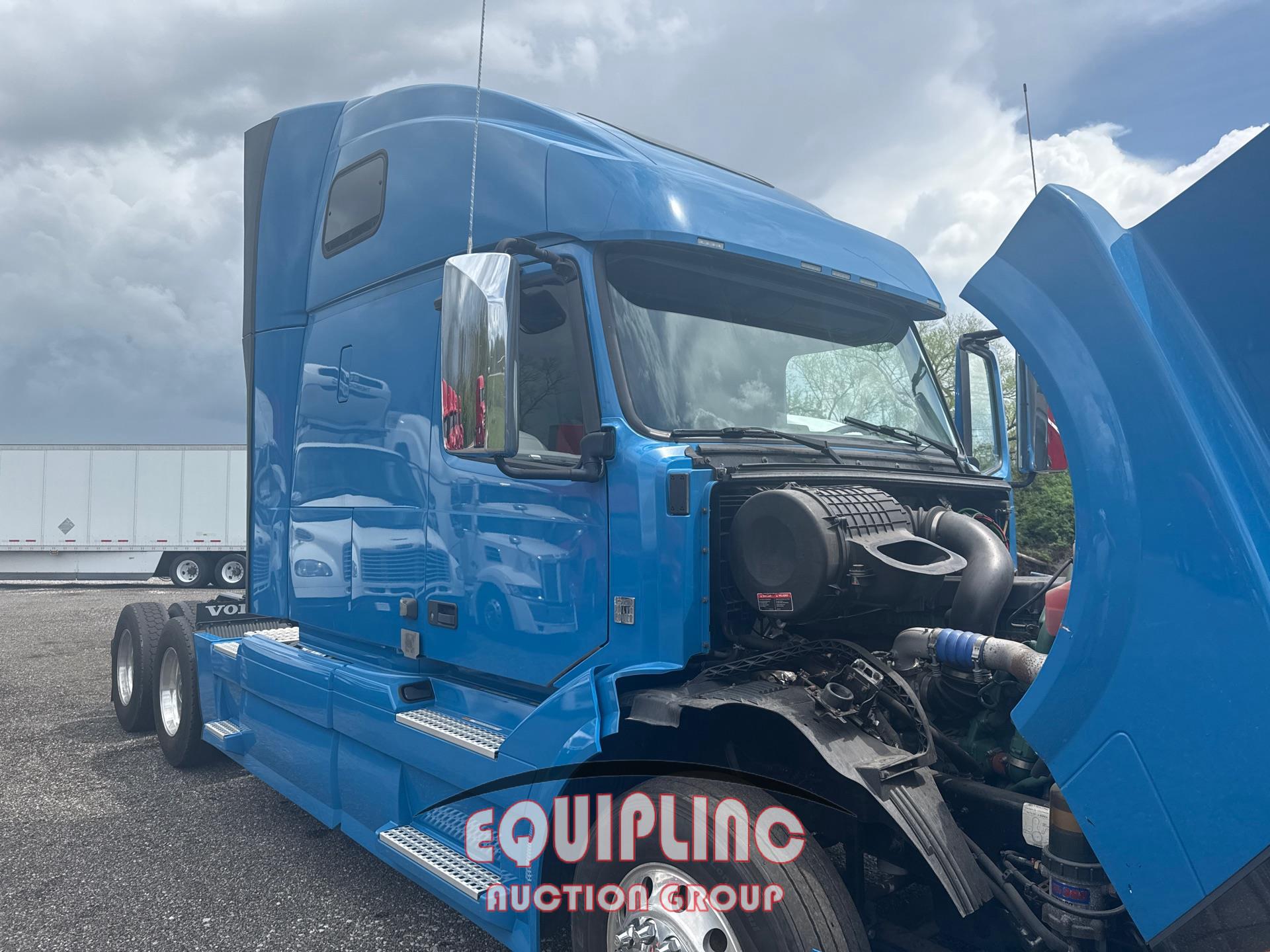 2018 VOLVO VNL 670 DOUBLE BUNK SLEEPER