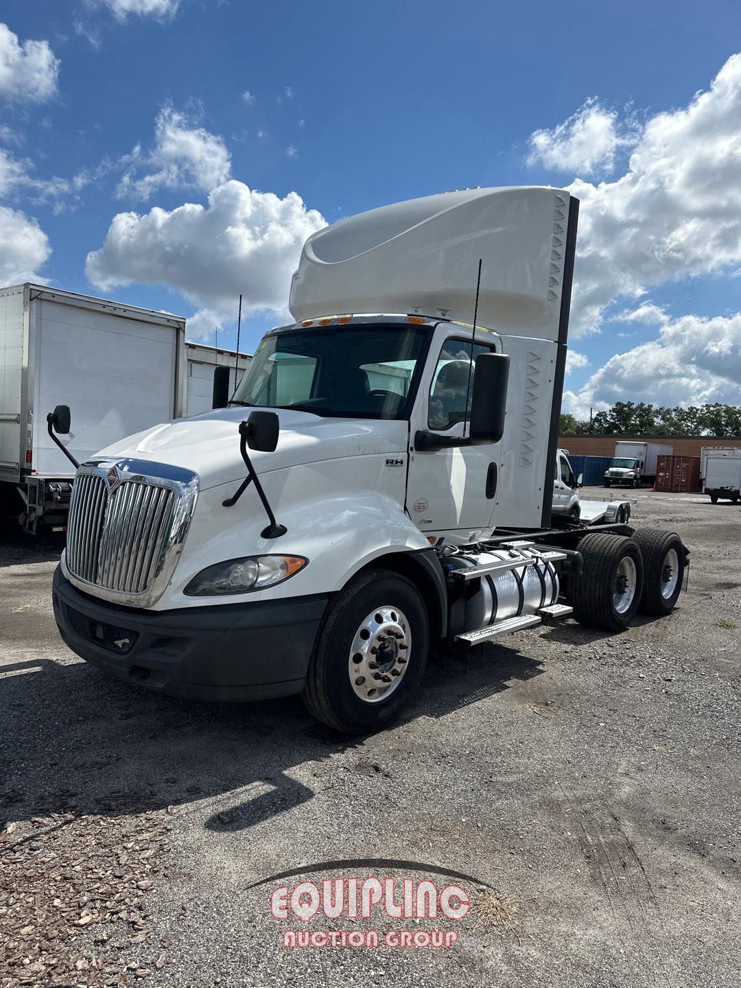 2020 INTERNATIONAL TANDEM AXLE DAY CAB
