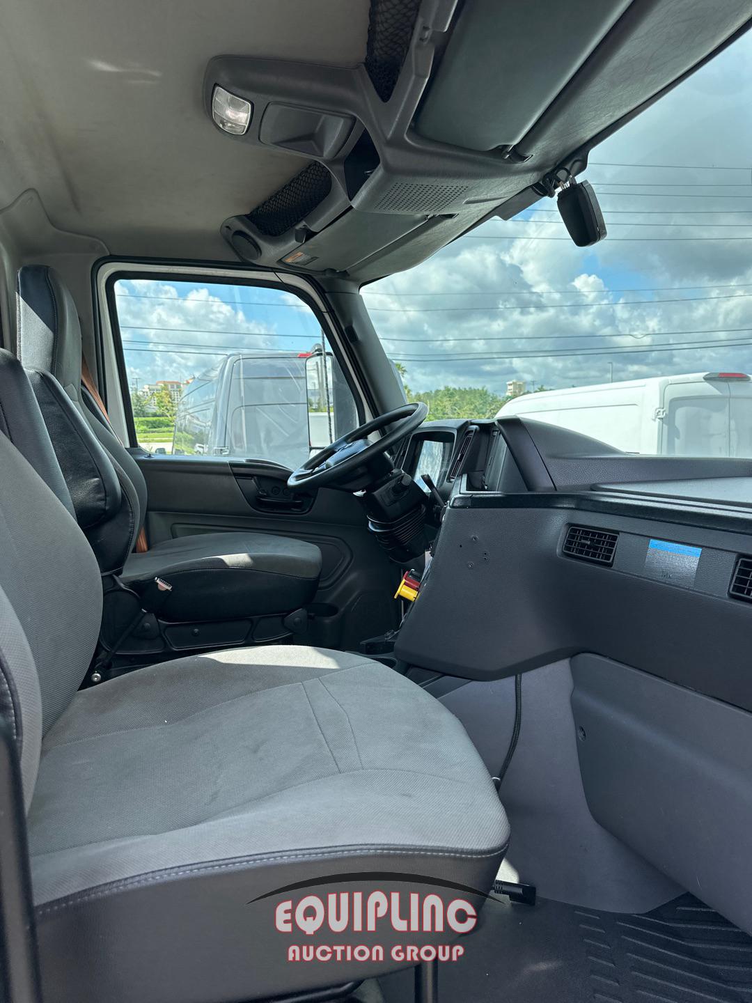 2020 INTERNATIONAL TANDEM AXLE DAY CAB