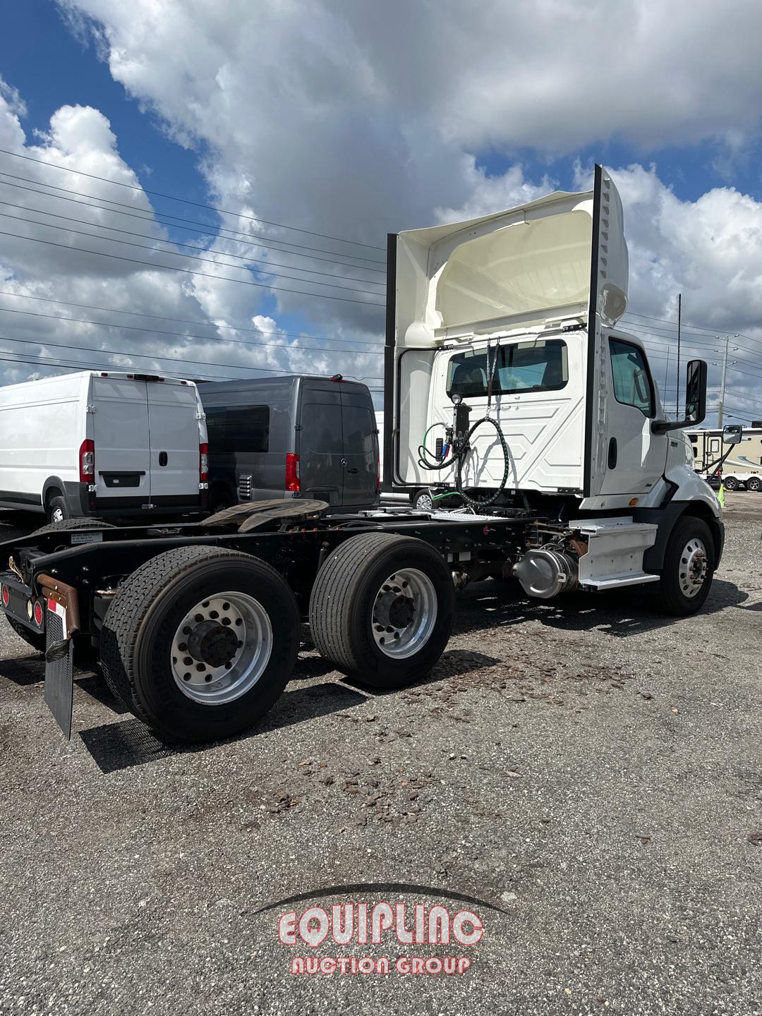 2020 INTERNATIONAL TANDEM AXLE DAY CAB