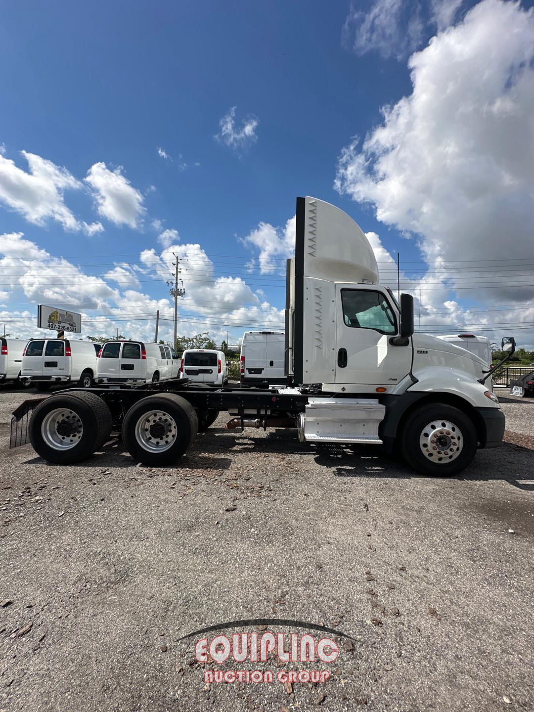 2020 INTERNATIONAL TANDEM AXLE DAY CAB
