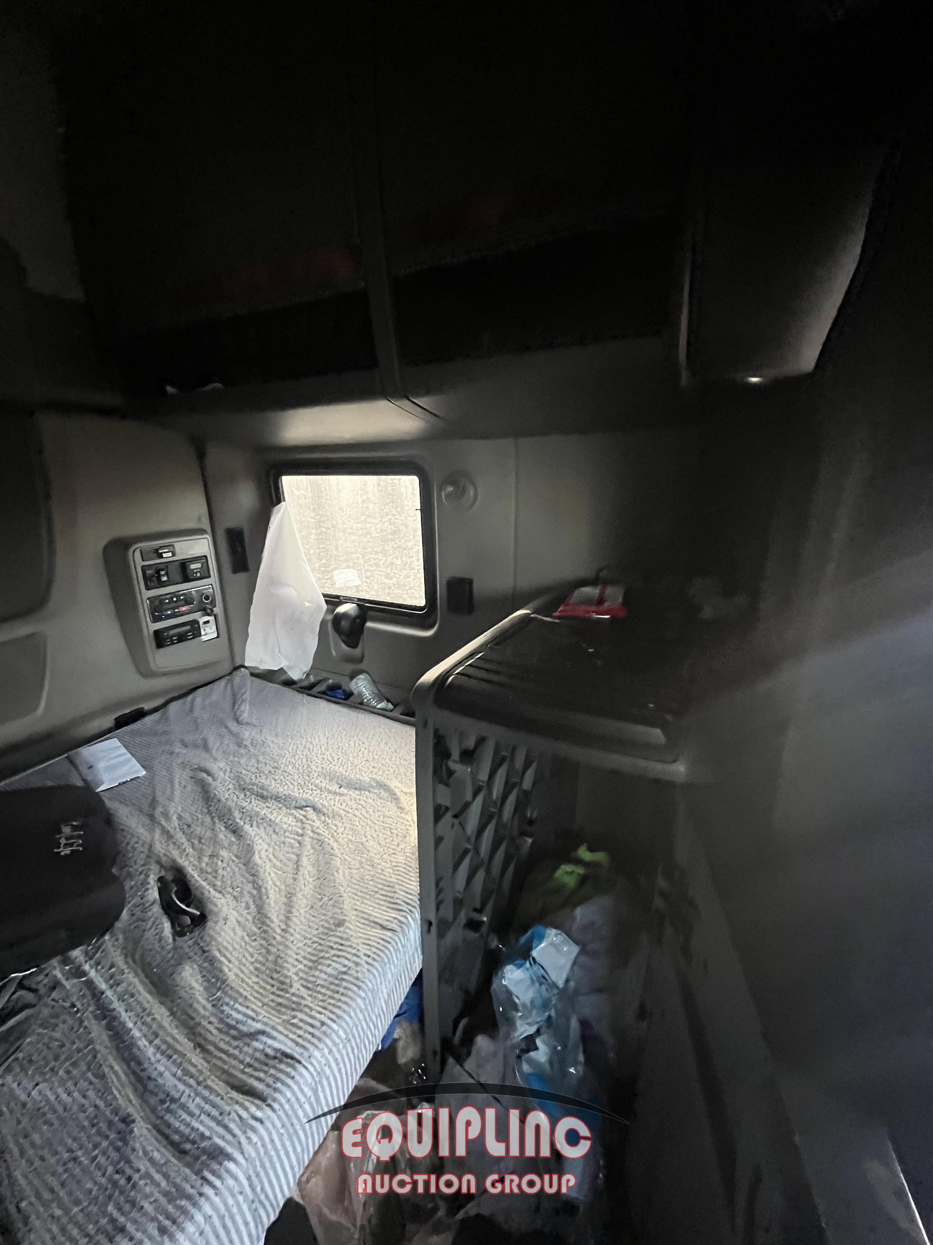2019 INTERNATIONAL LT625 TANDEM AXLE SLEEPER